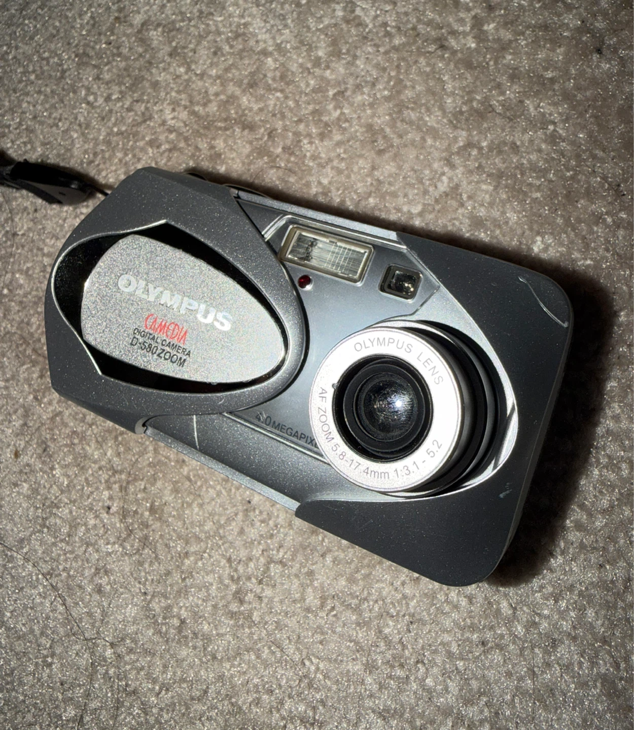 Olympus CAMEDIA D-580 ZOOM Digital Camera