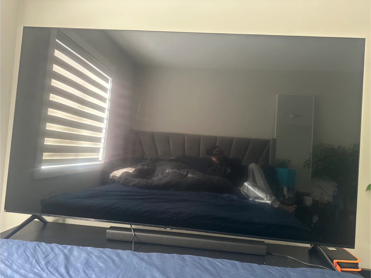 86 inches Samsung tv ,sound bar and tv stand