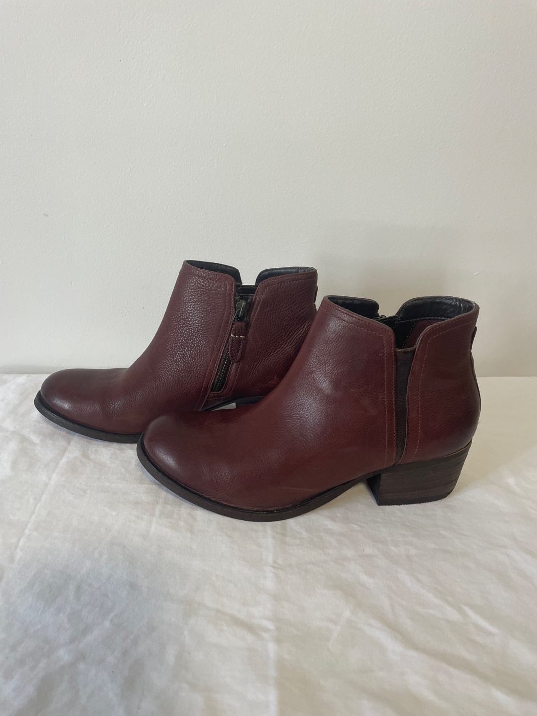 Clarks Boots-6.5 Brown, Guess Boots-7 Chocolate Brown - photo 4