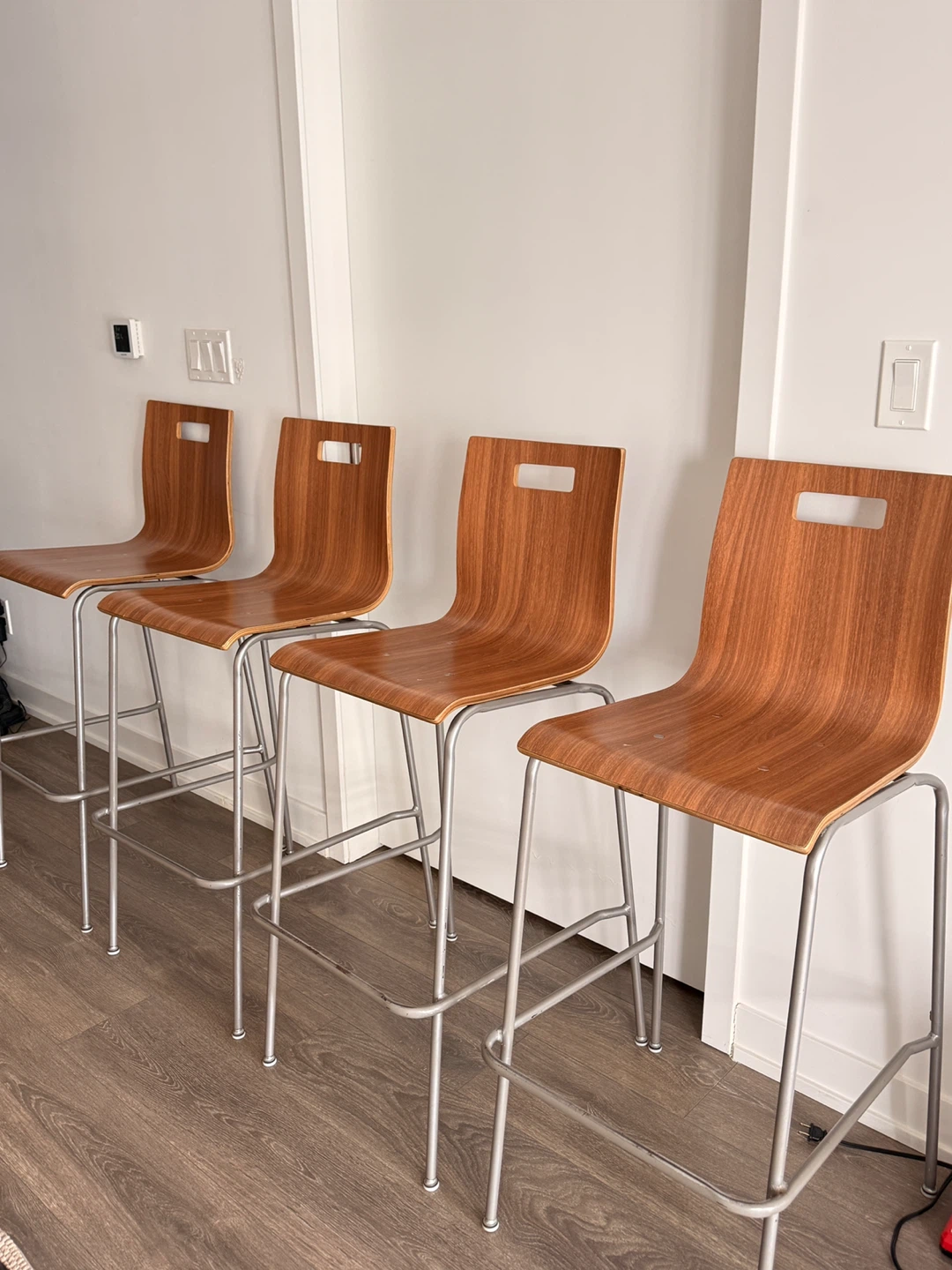 Hauser Wood and Metal Bar/Kitchen Chair/Bar Stools (Set of 4)