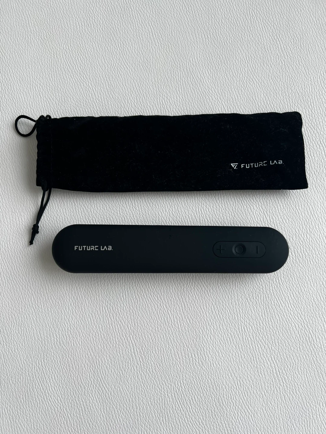 FUTURE LAB. Black Heated Comb