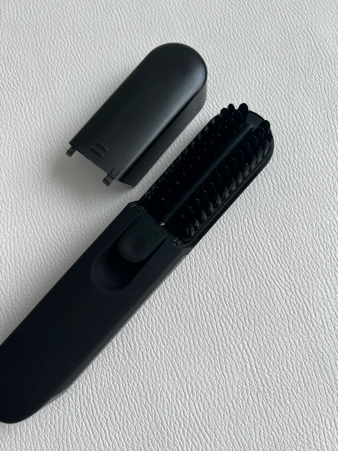 FUTURE LAB. Black Heated Comb - photo 3