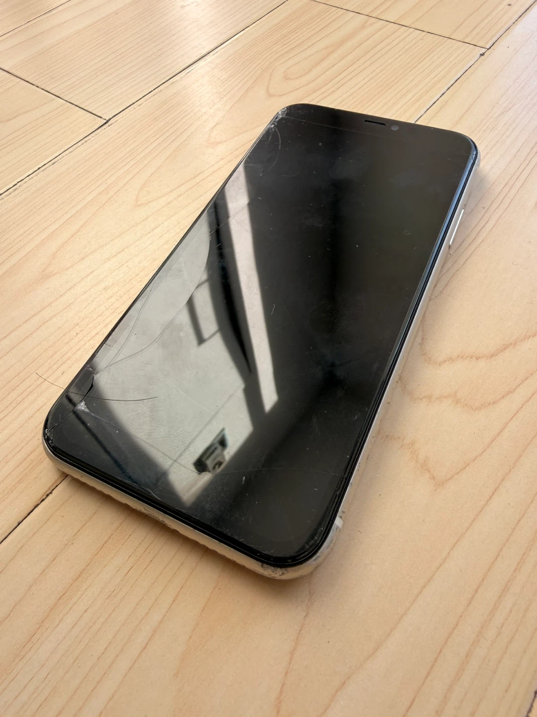Apple iPhone 11 - White unlocked - photo 2