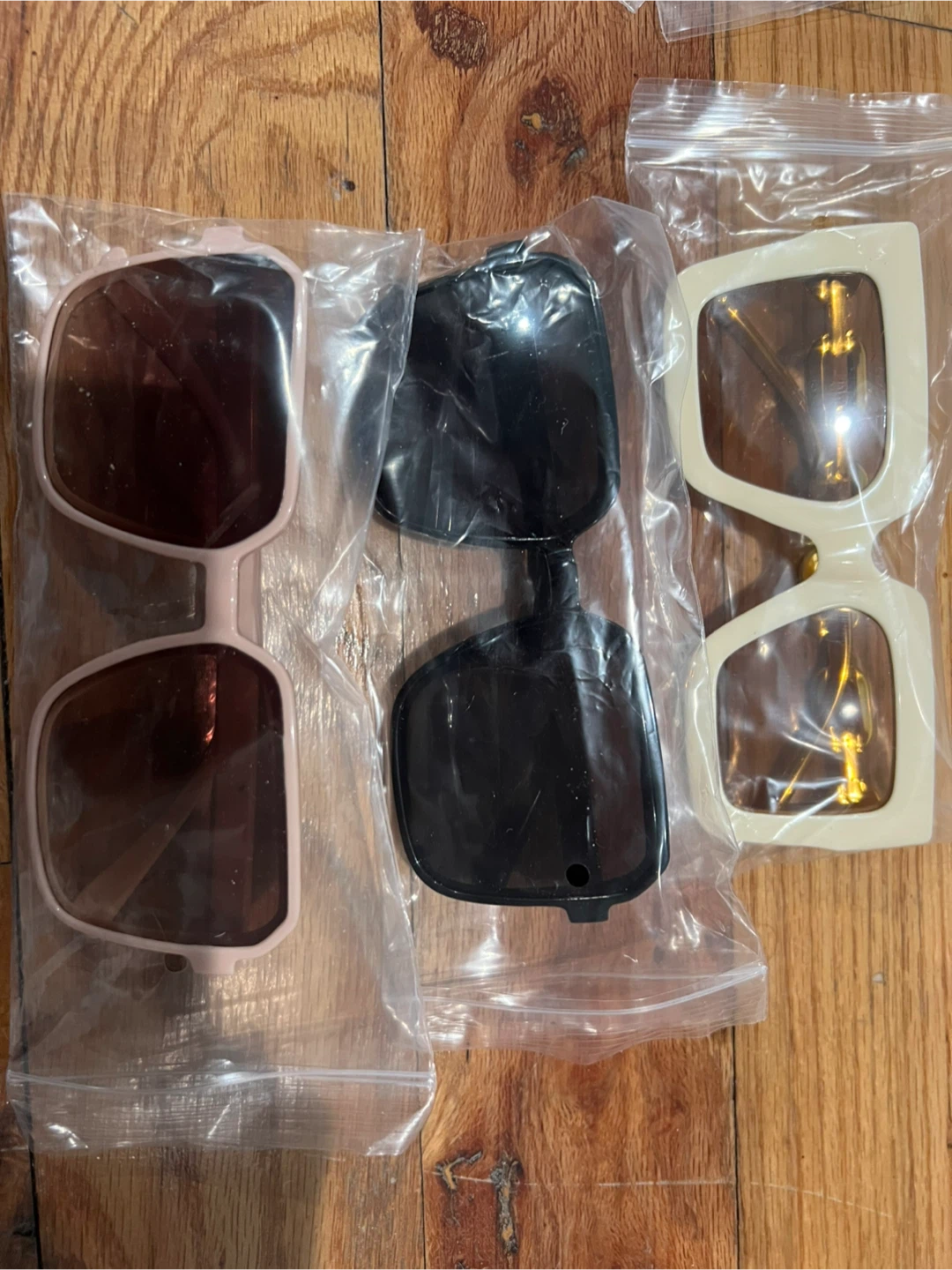 10Pairs of Fashion Sunglasses - Assorted Colors - photo 4