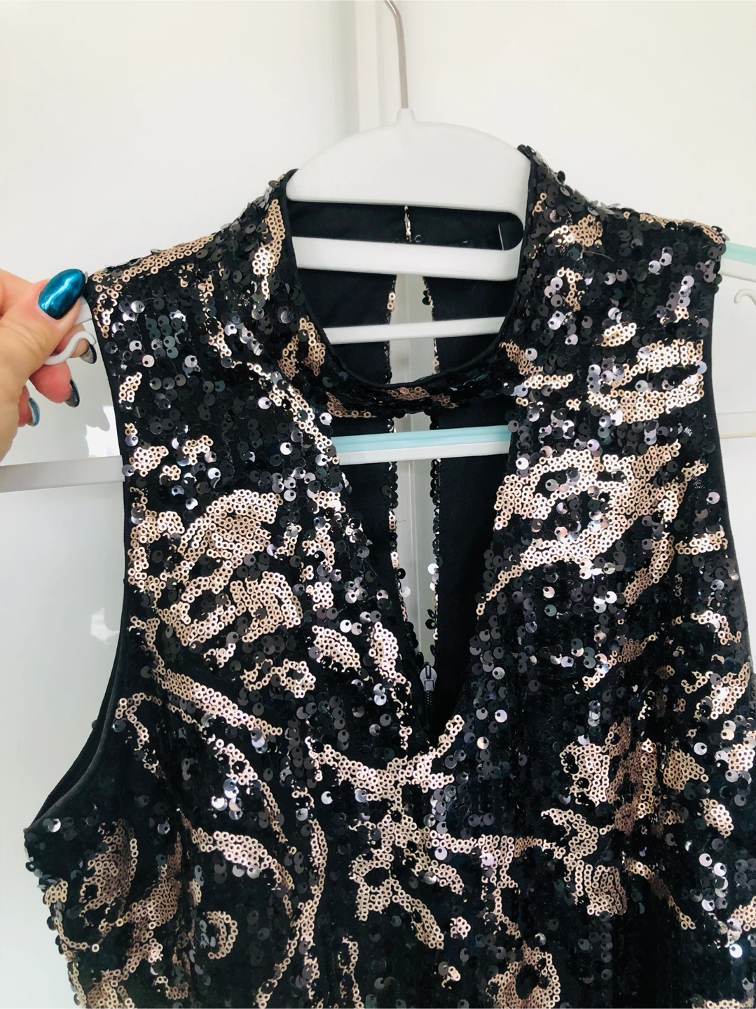 LE CHÂTEAU Black & Gold Sequin Dress - photo 5