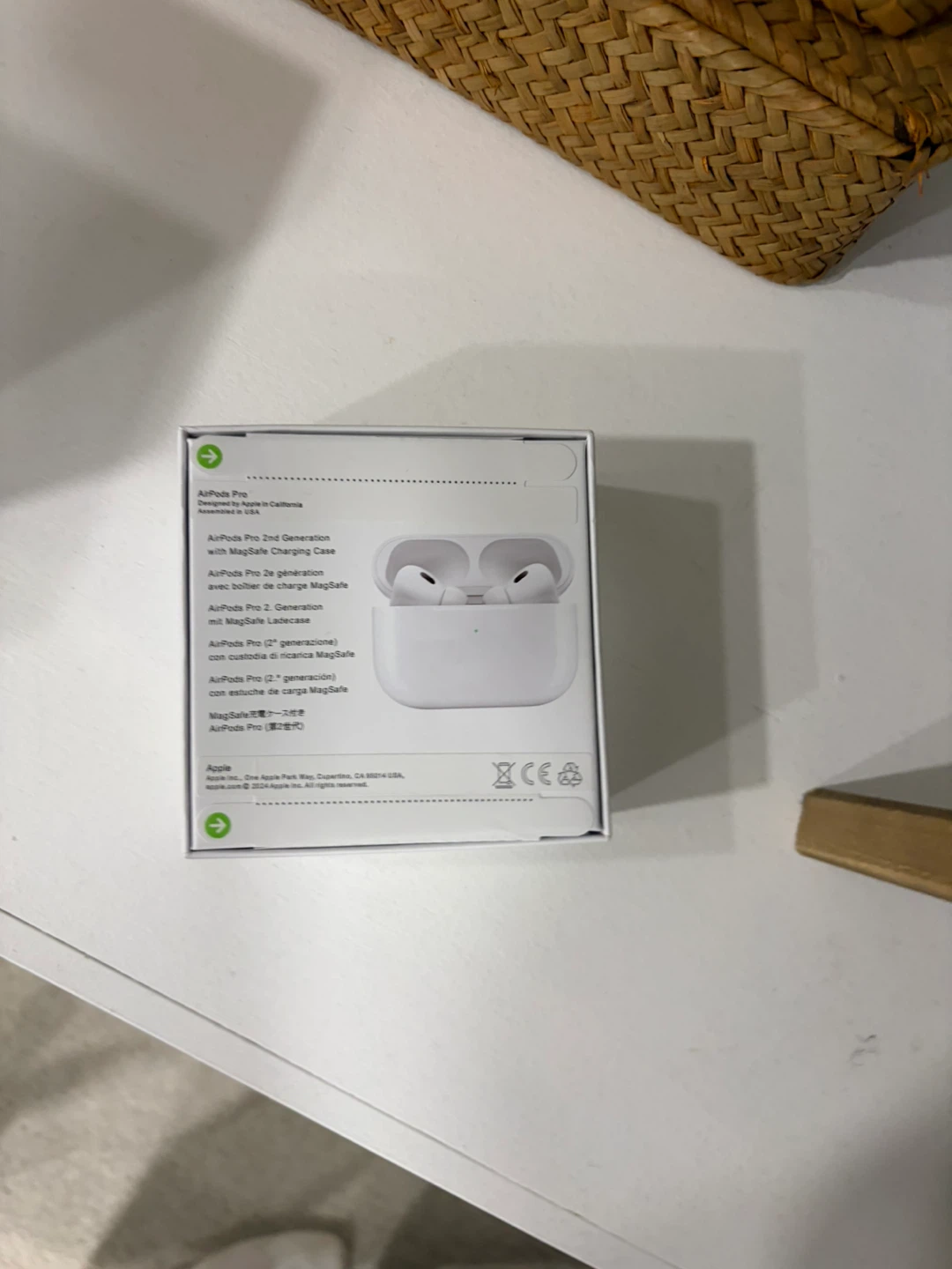 Apple AirPods Pro (2nd generation) - photo 2