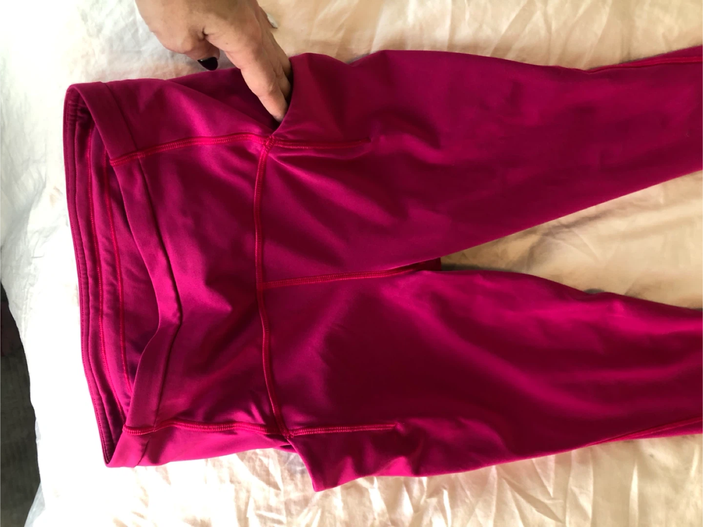 Lululemon Hot Pink Fuchsia Leggings - Size 4 - photo 5