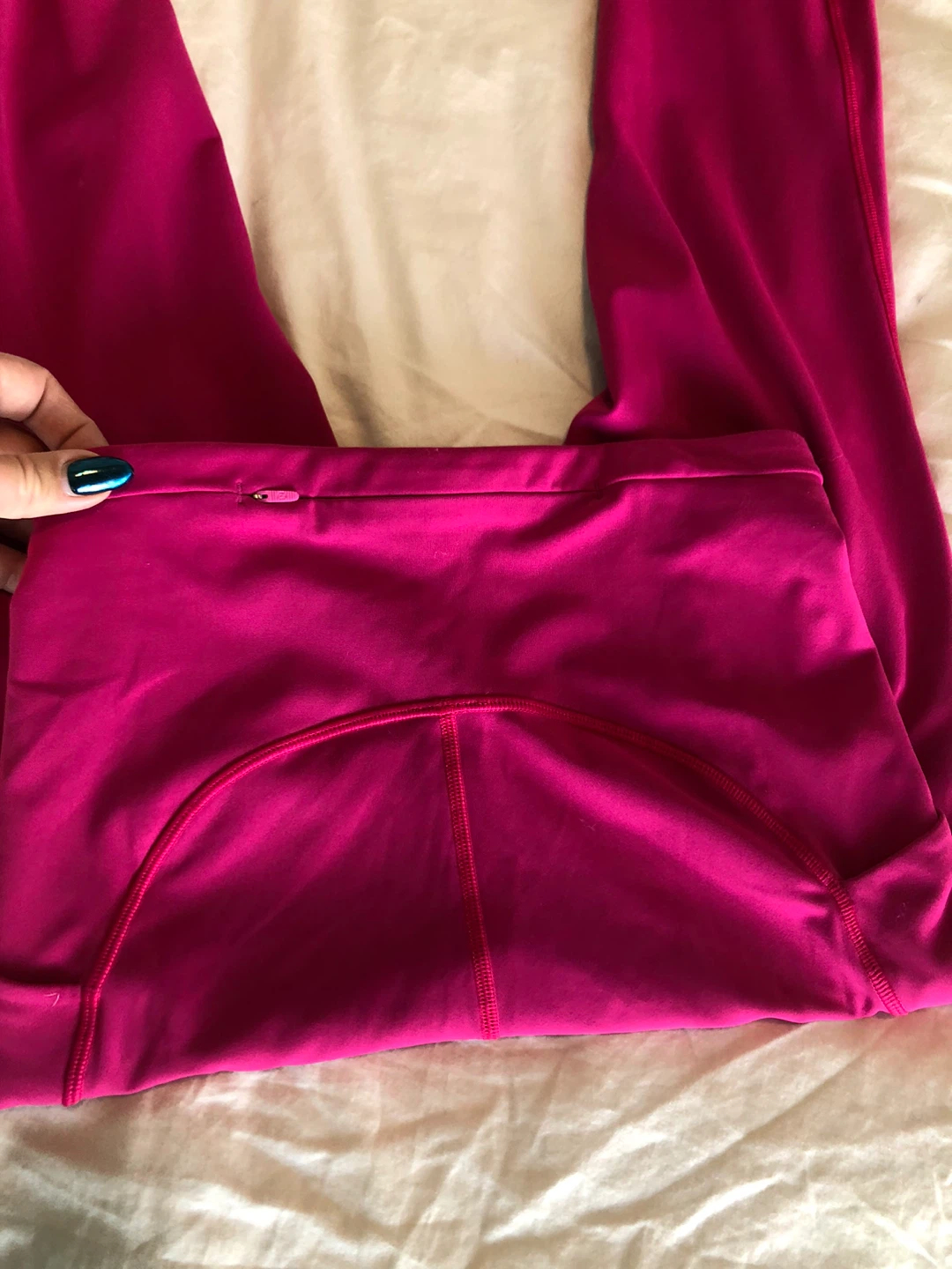Lululemon Hot Pink Fuchsia Leggings - Size 4 - photo 4