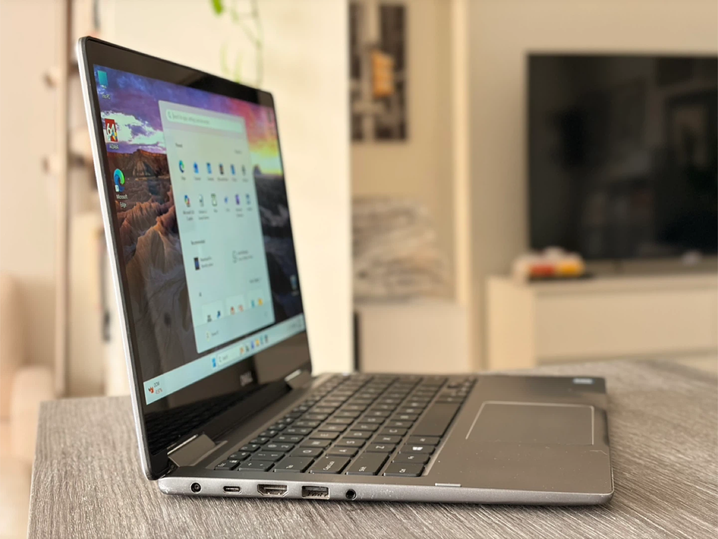 Dell Inspiron 7373 2-in-1 Laptop — i7 / 16GB / 256GB SSD - photo 4