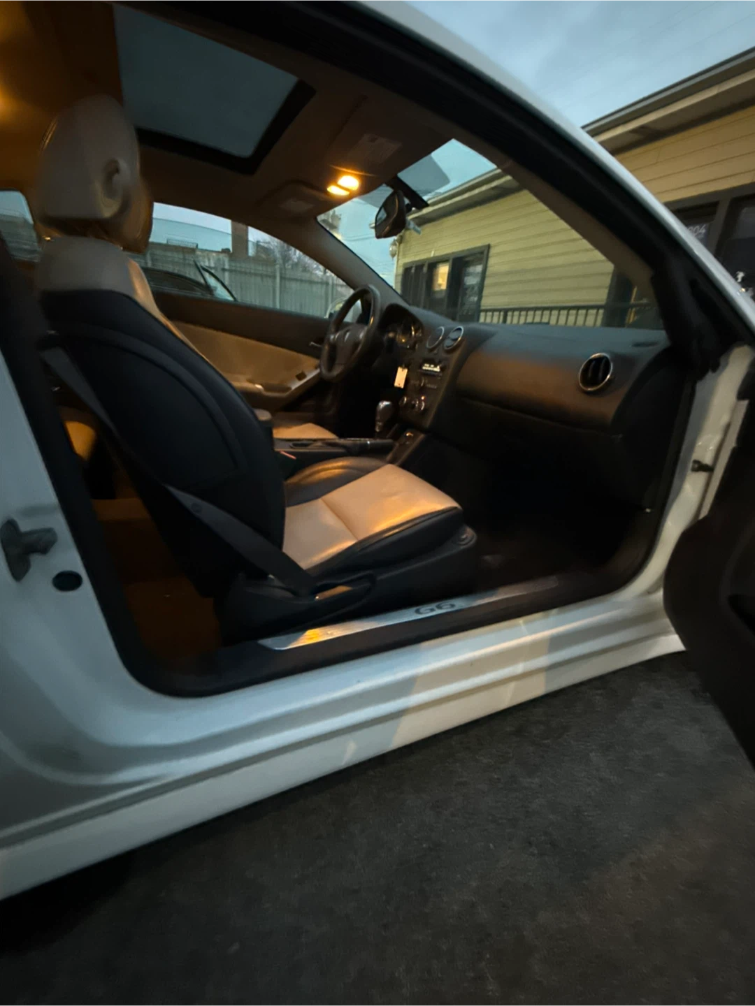 White Pontiac G6 GT Coupe - photo 3