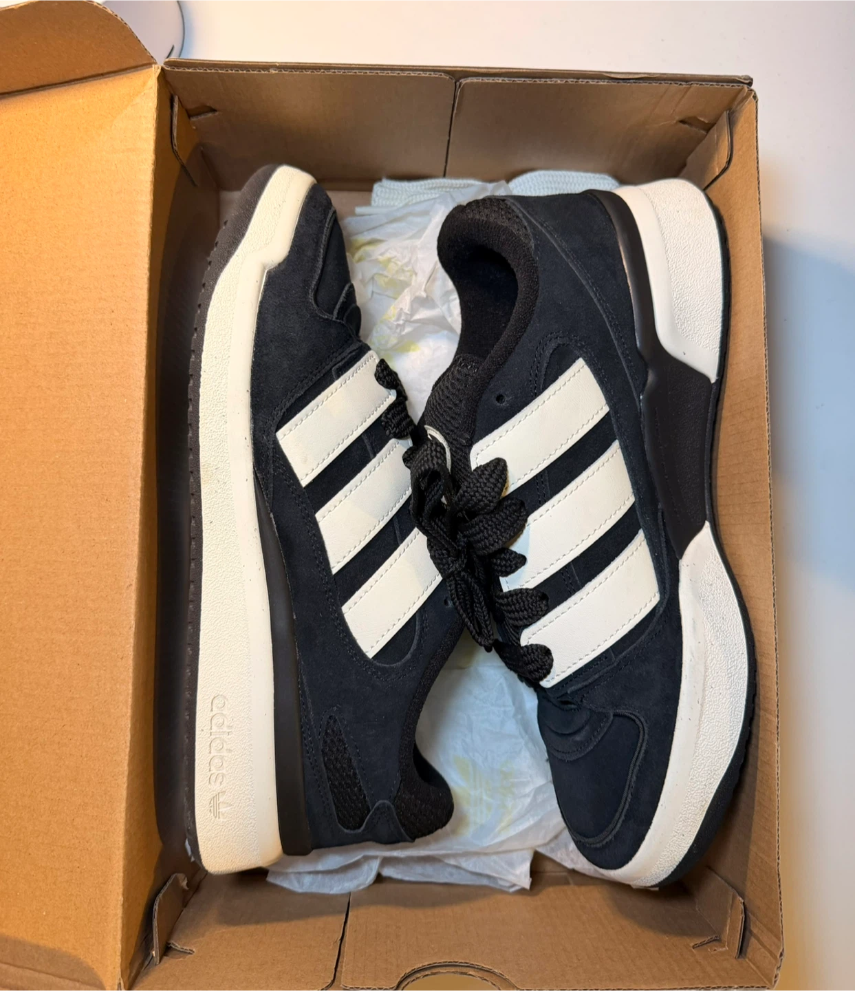 Adidas Forum2000