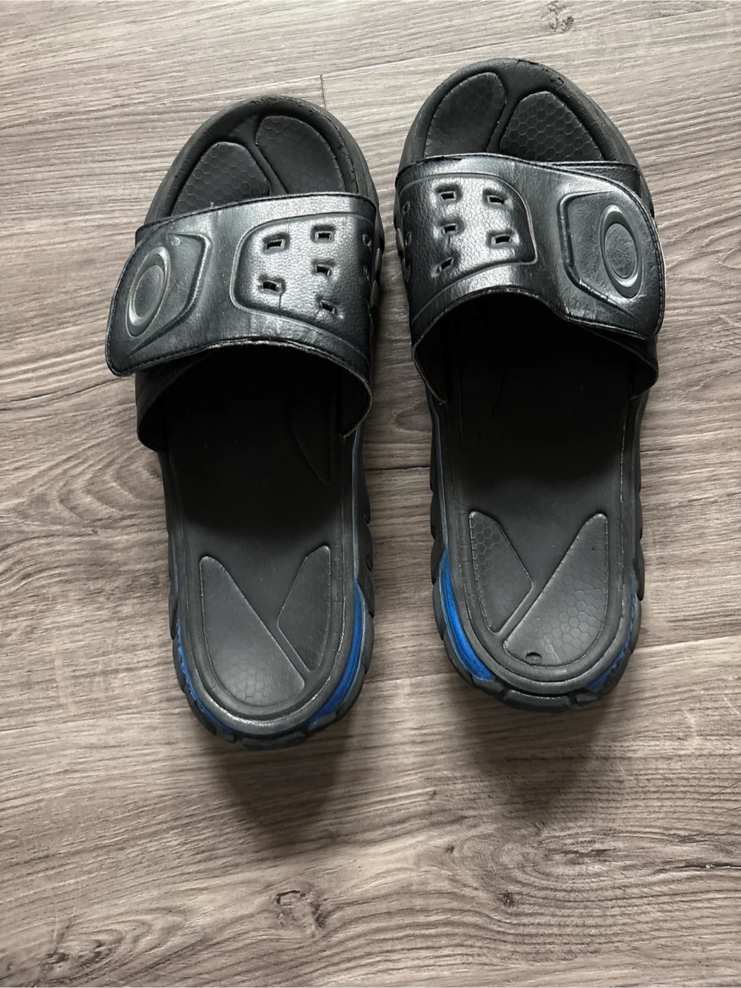 Men’s Size 11 Oakley Black Slide Sandals