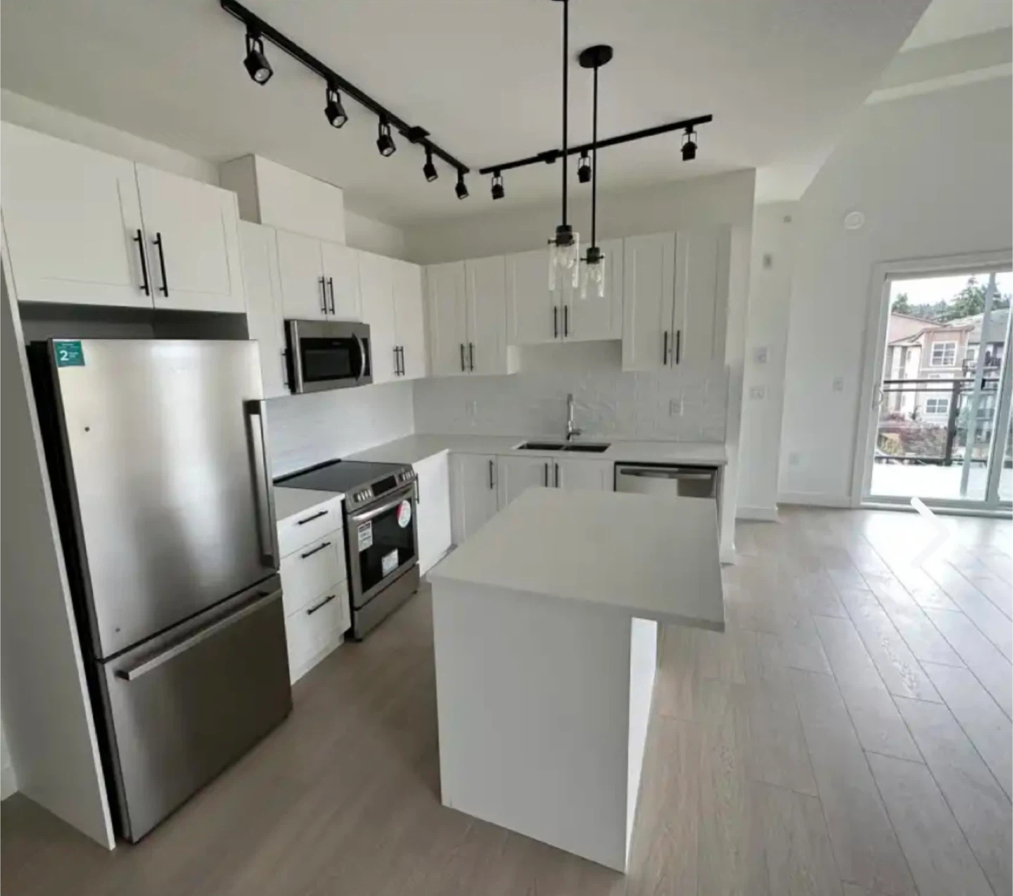 Spacious 2 bed 2 bath for rent in Langley