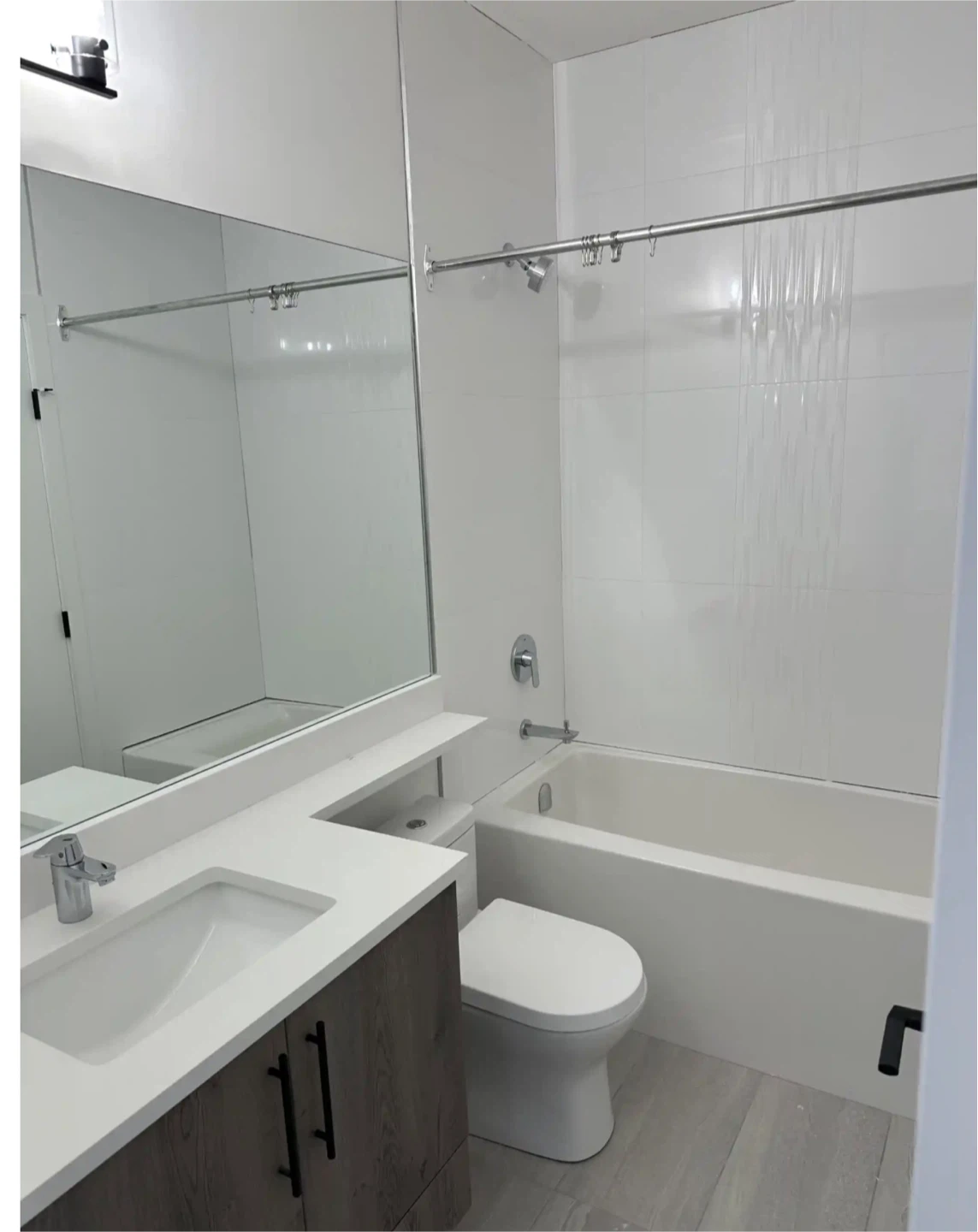 Spacious 2 bed 2 bath for rent in Langley - photo 3