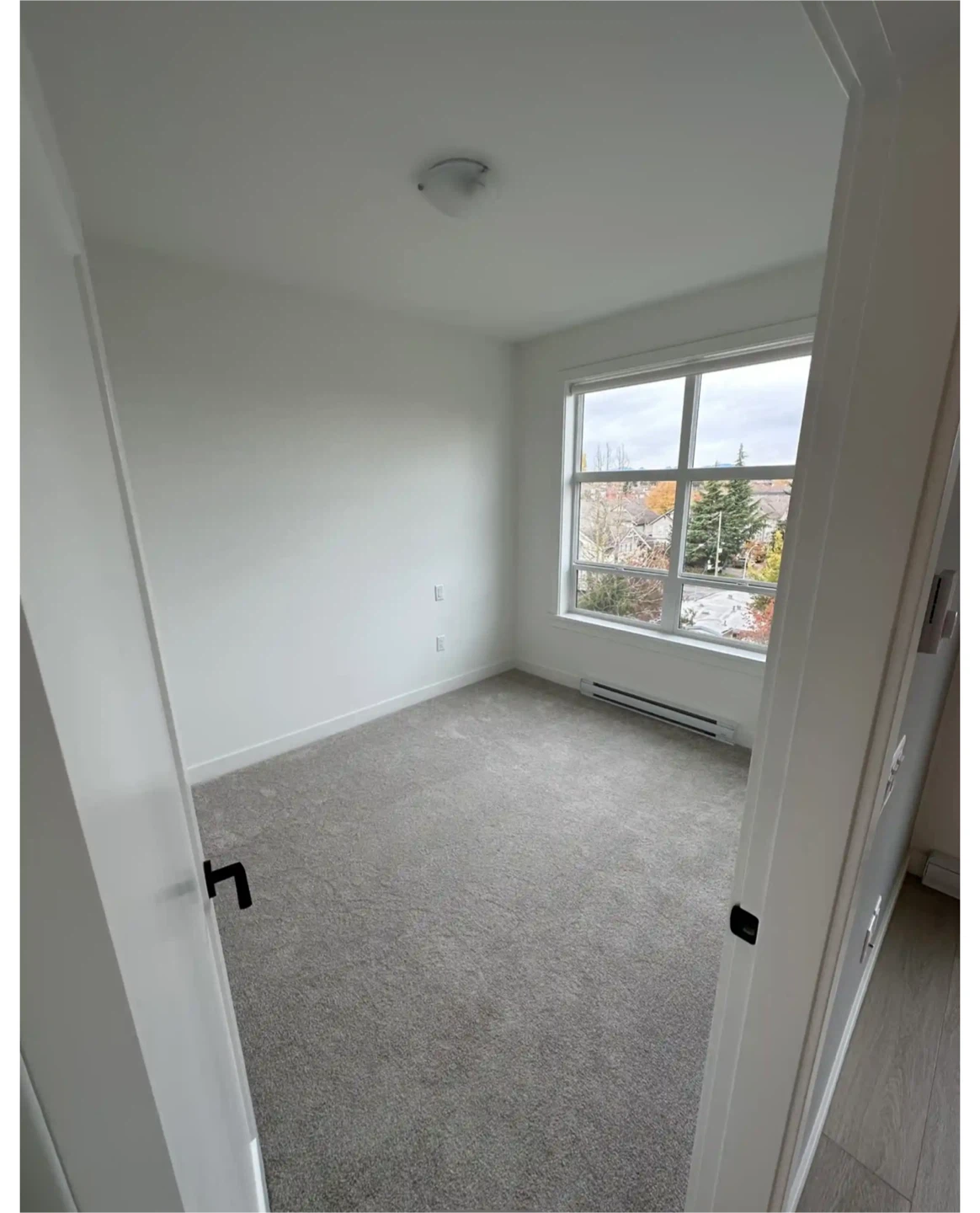 Spacious 2 bed 2 bath for rent in Langley - photo 2