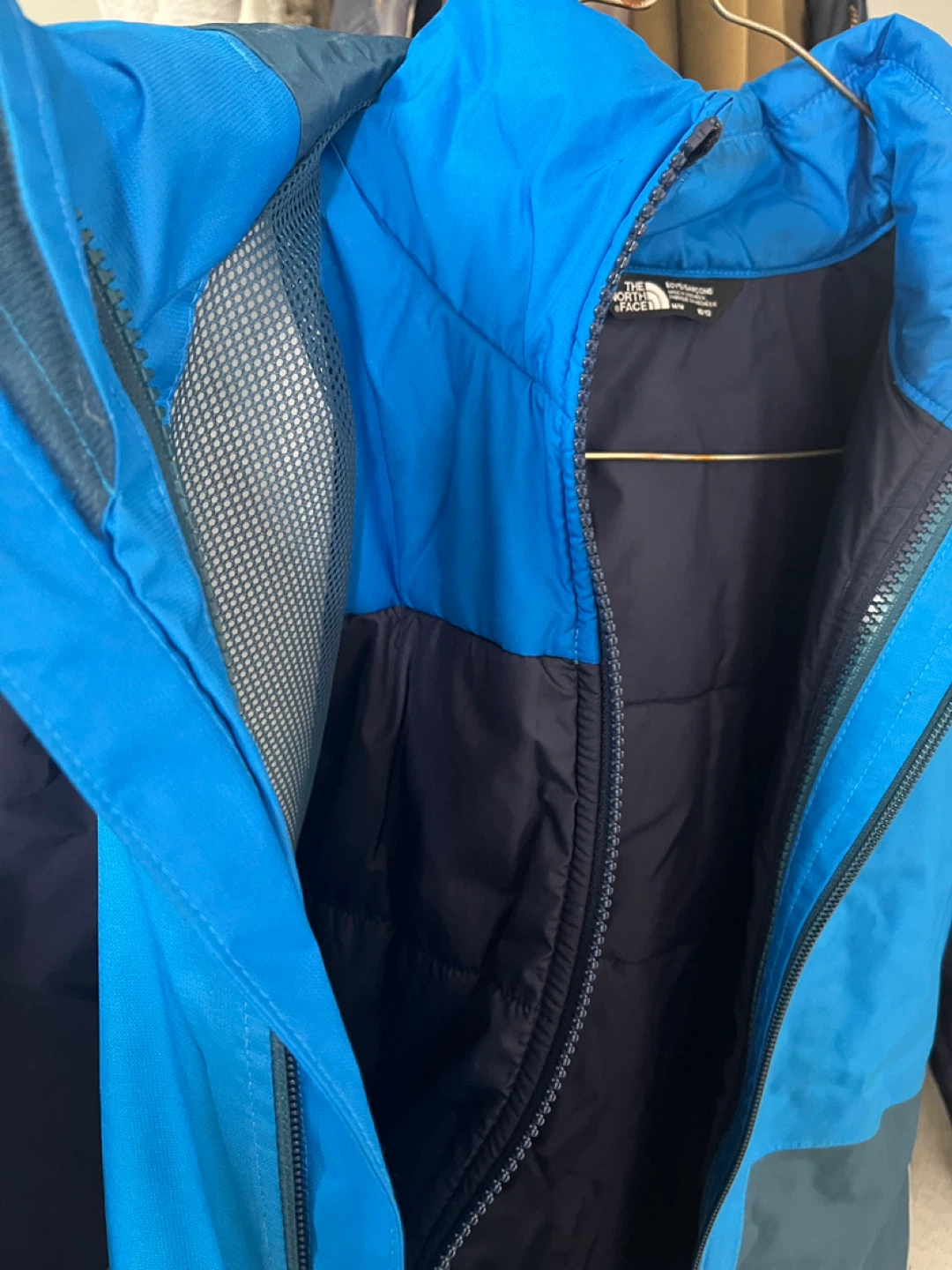 The North Face Boys/Garçons Ski Jacket - Size M/M (10/12) - photo 3