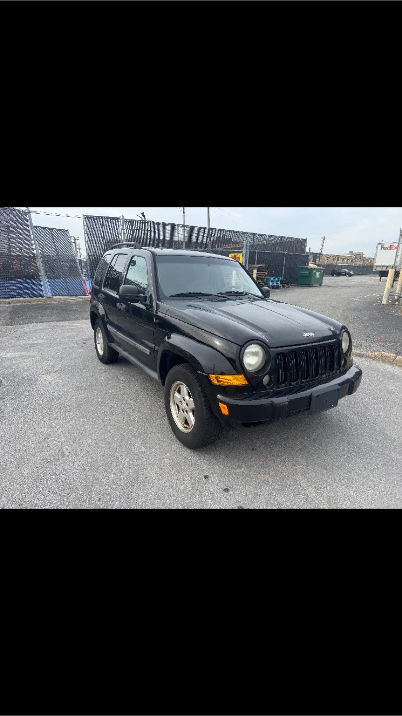 2007 Black Jeep Liberty SUV
