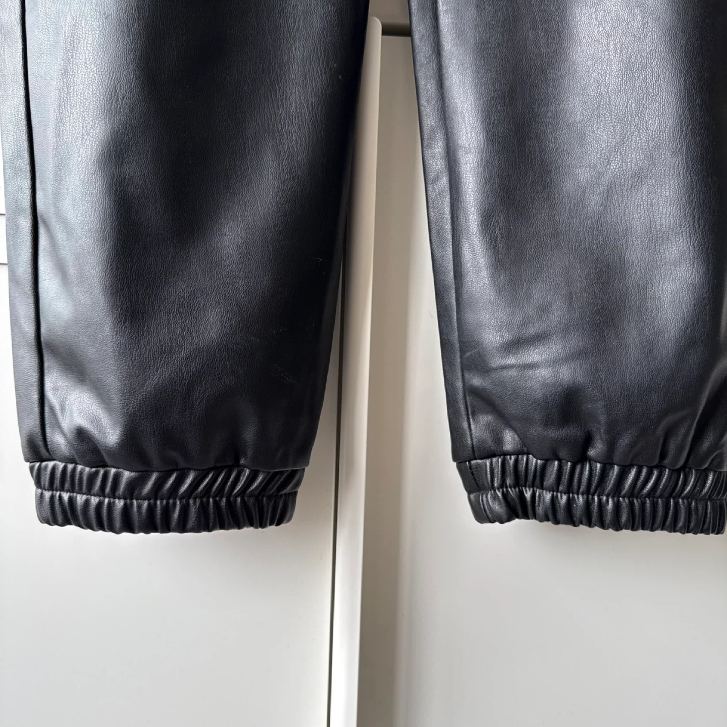 ZARA Black Faux Leather Cargo Jogger Pants - photo 4
