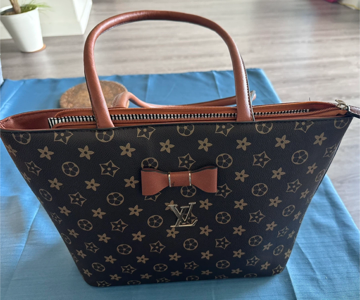Tote Handbag with Designer Pattern - photo 3