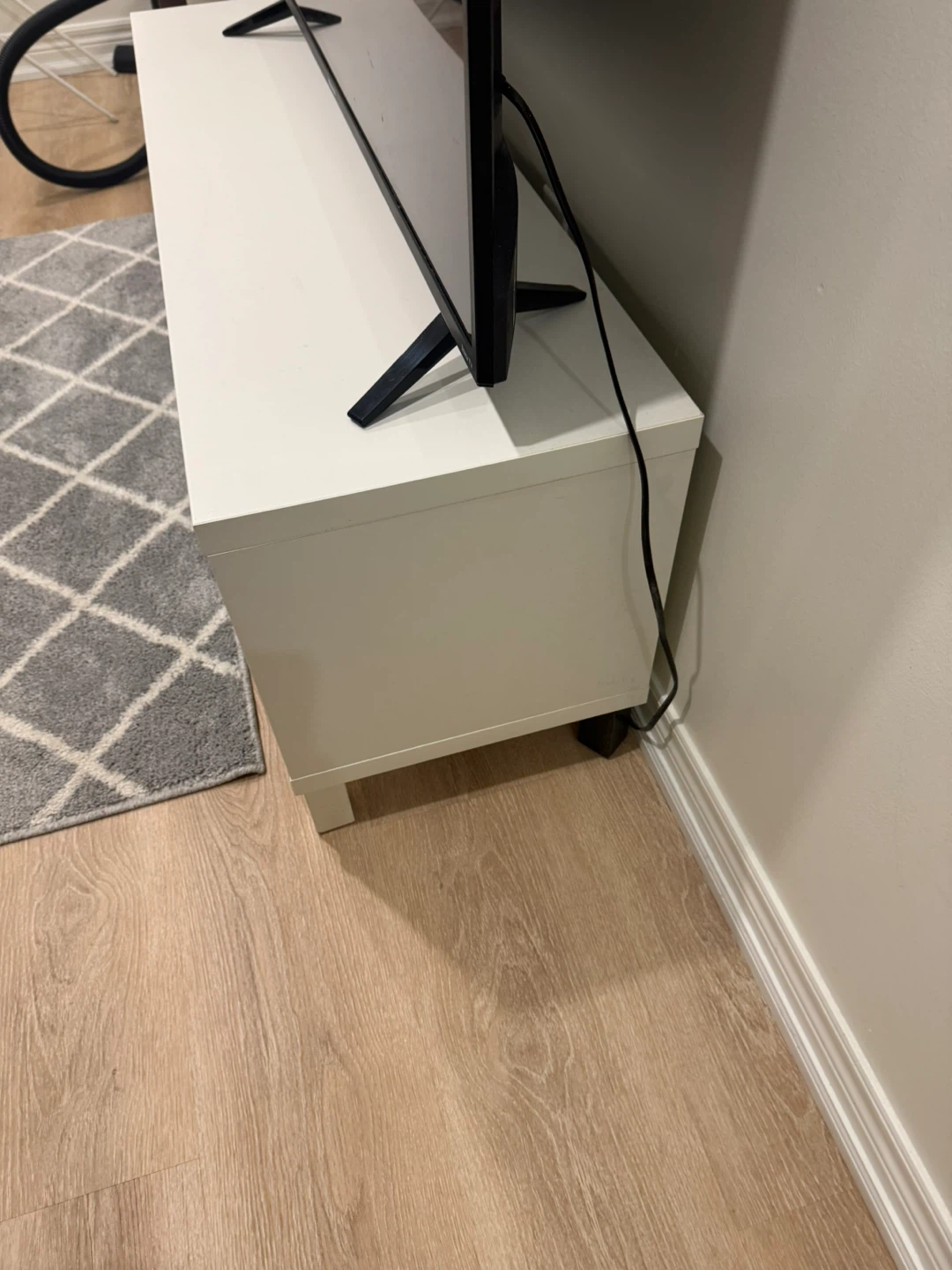 IKEA tv bench - photo 2