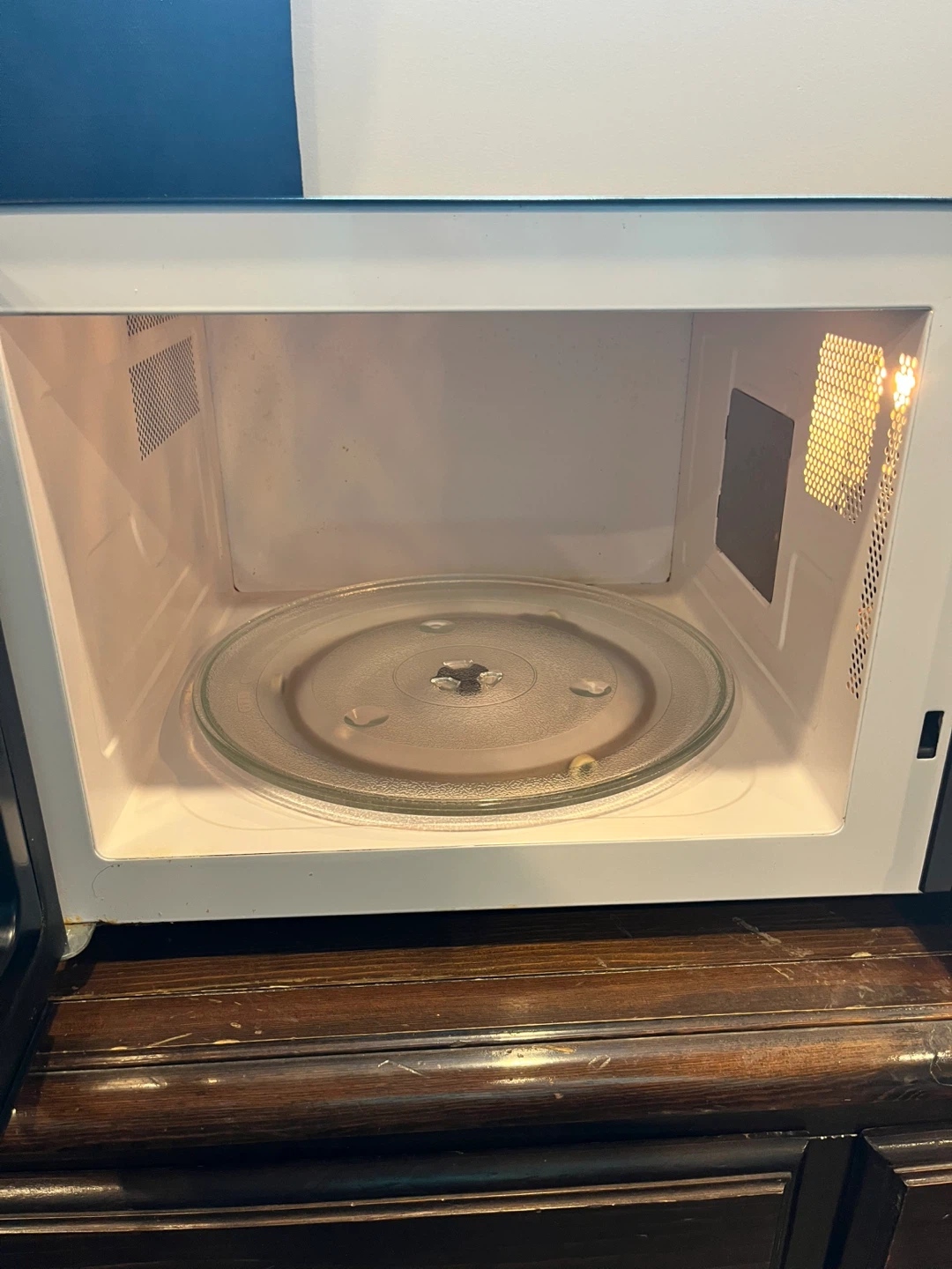 Insignia Microwave - photo 2
