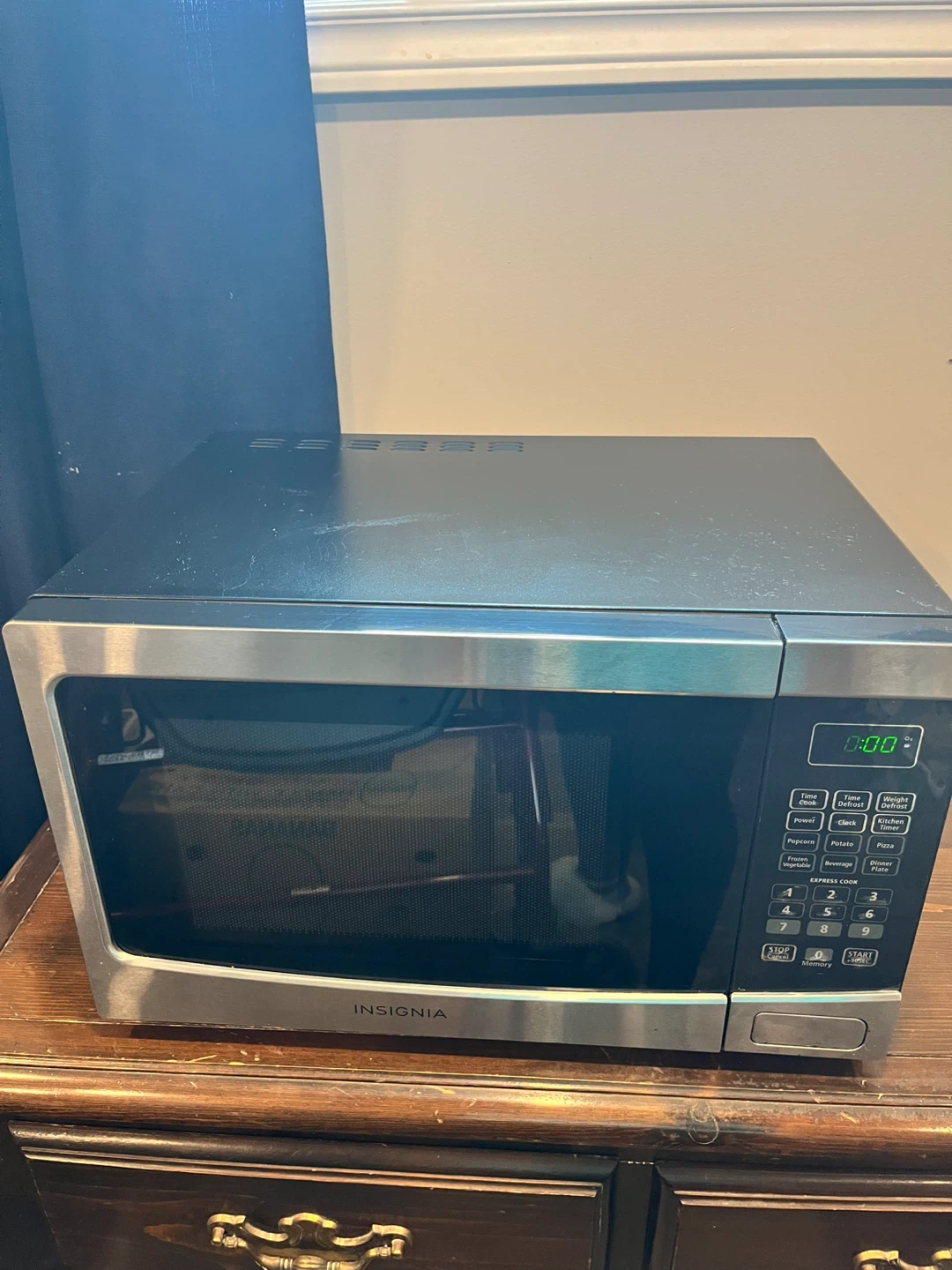 Insignia Microwave