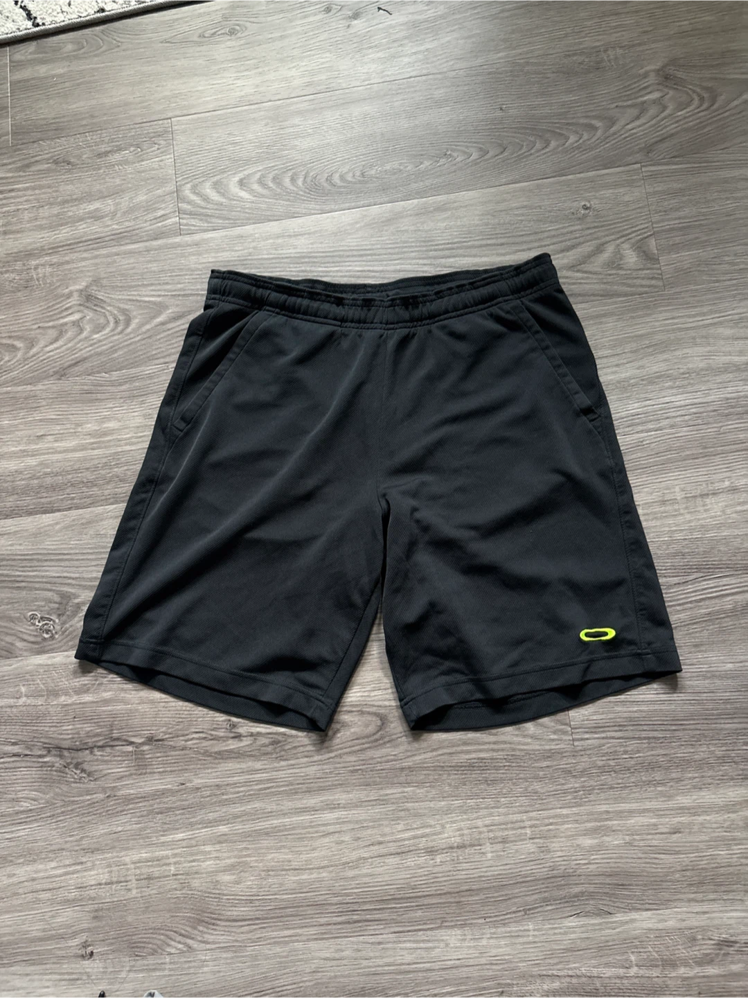 Men’s Medium Oakley Black Athletic Shorts