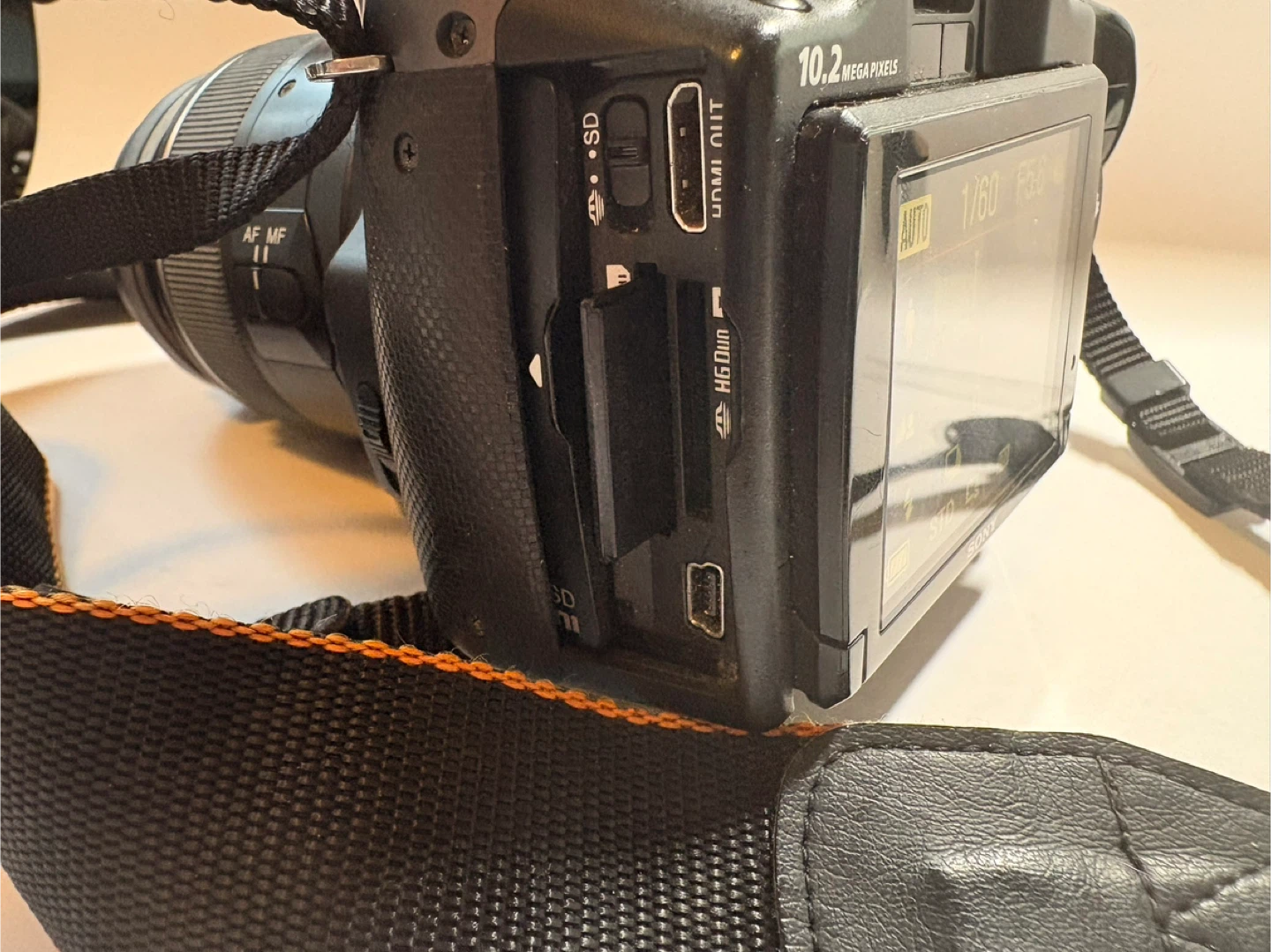 Sony Alpha DSLR Camera with 18-55mm Lens - photo 3