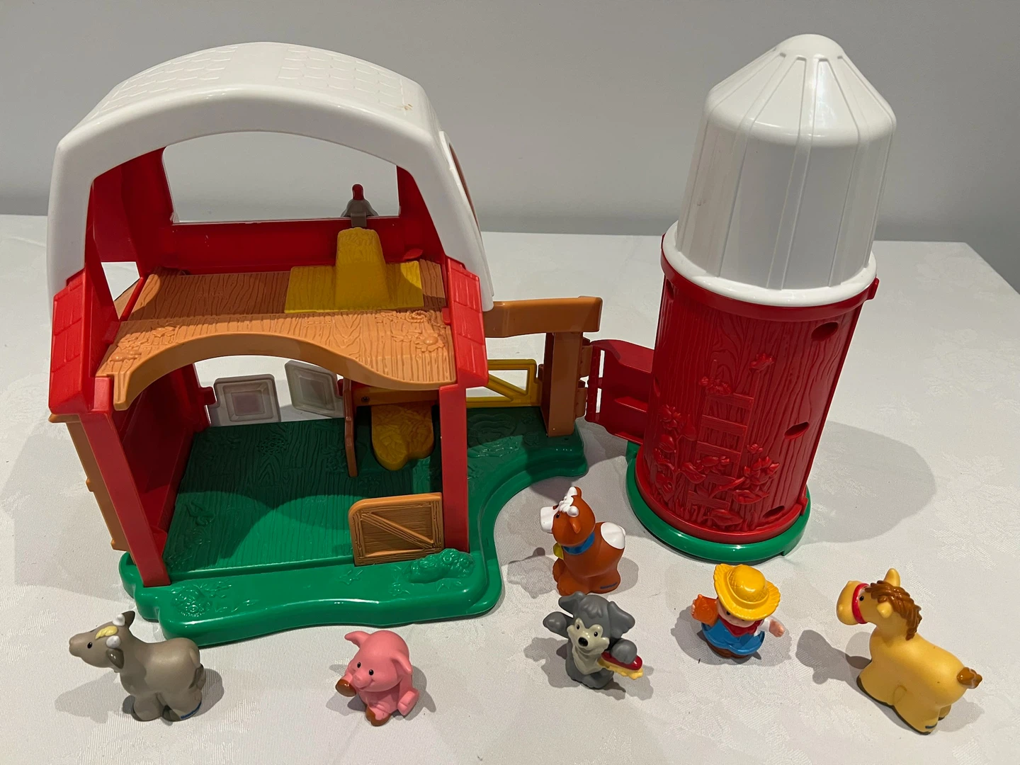 Little People Fisher-Price Barn and Silo with Animals - photo 2