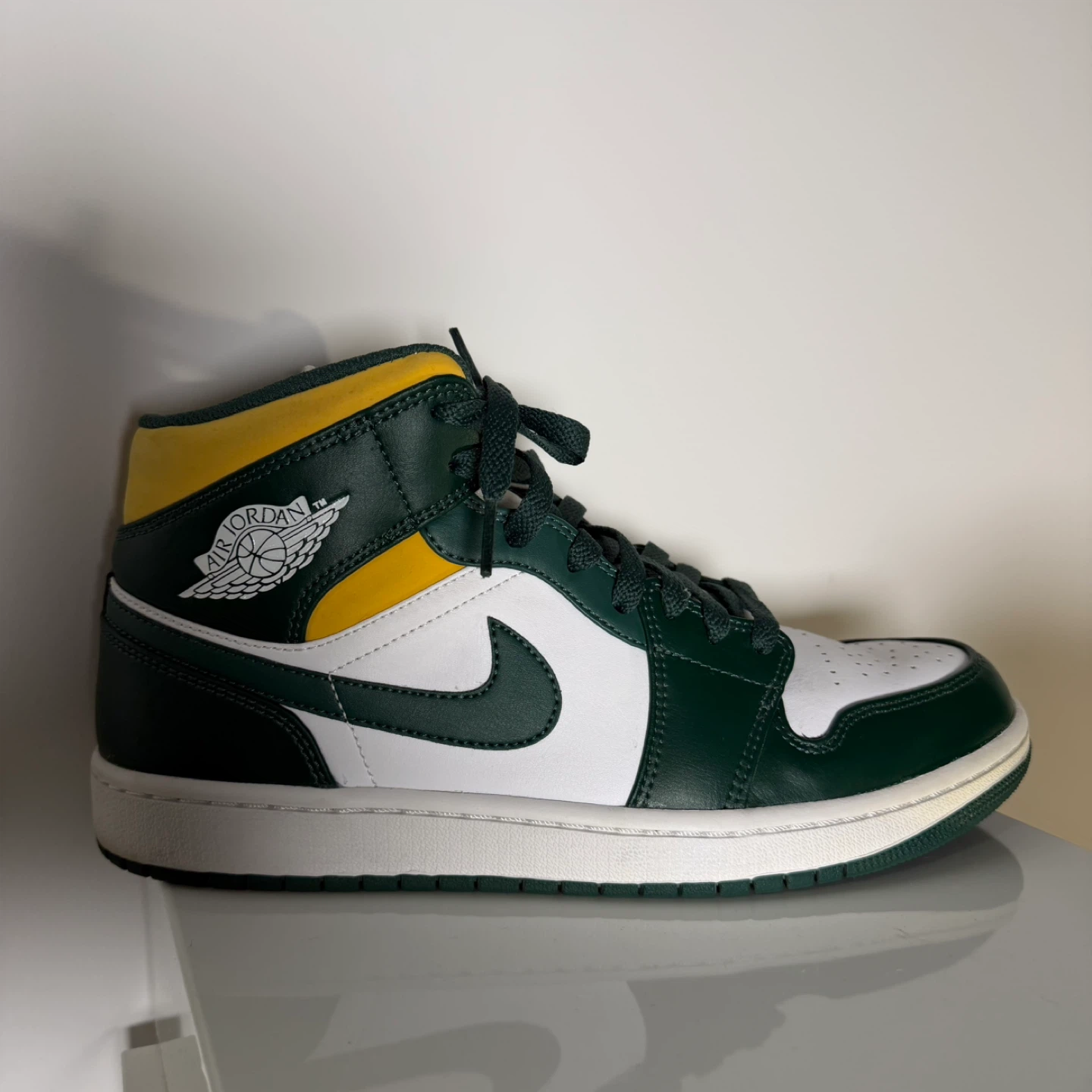 Air Jordan 1 Mid SE 'Pine Green' Sneakers - photo 3