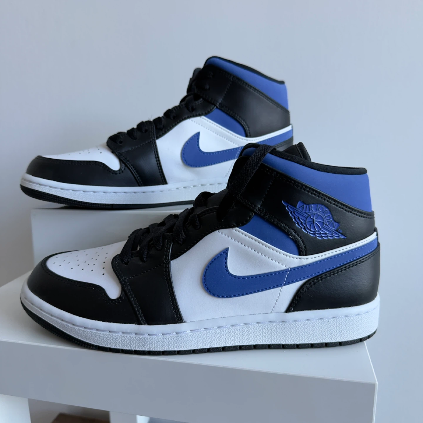 Air Jordan 1 Mid SE Shoes - photo 2