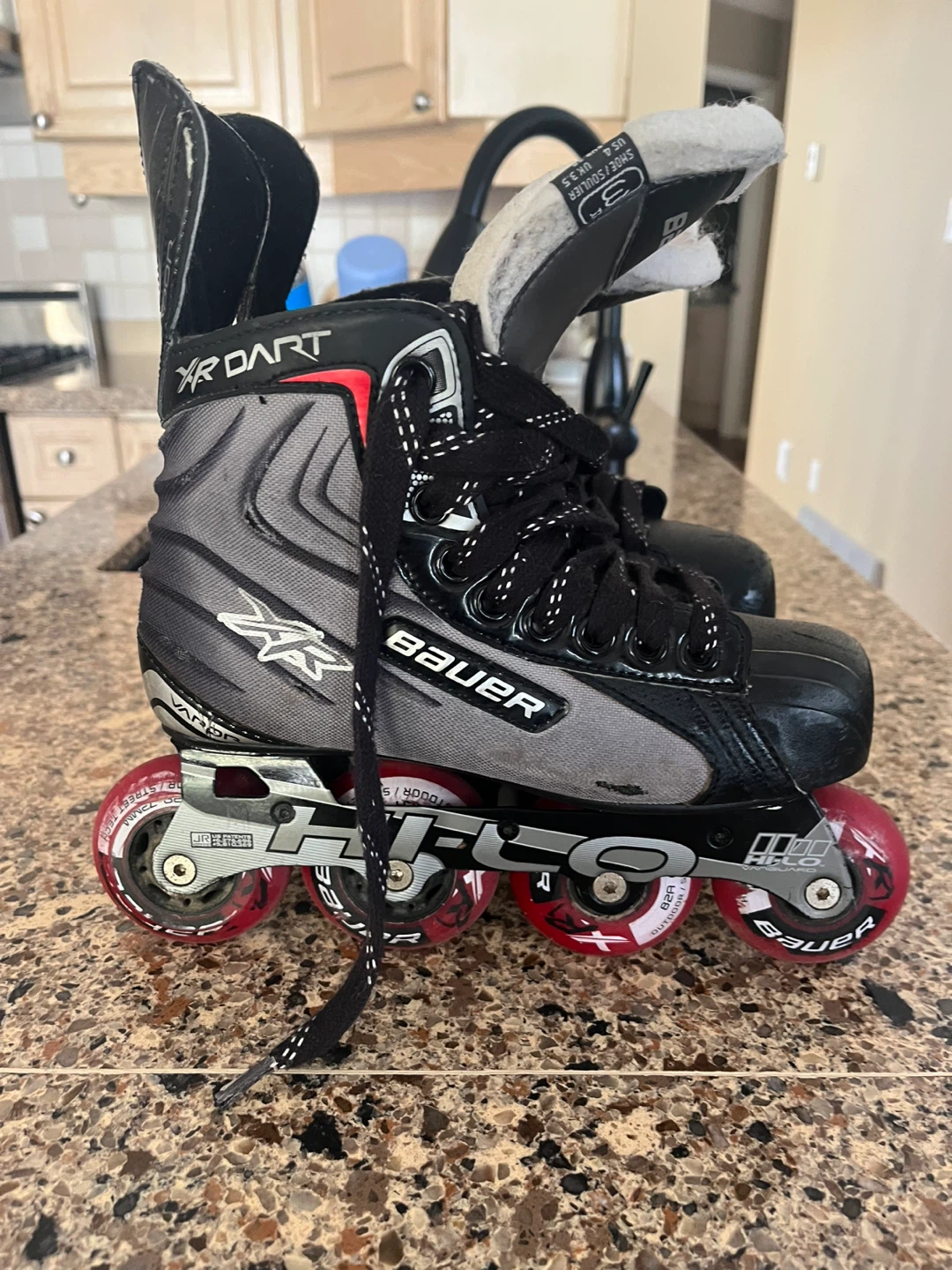 Bauer XR Dart Inline Skates size 4 skate size