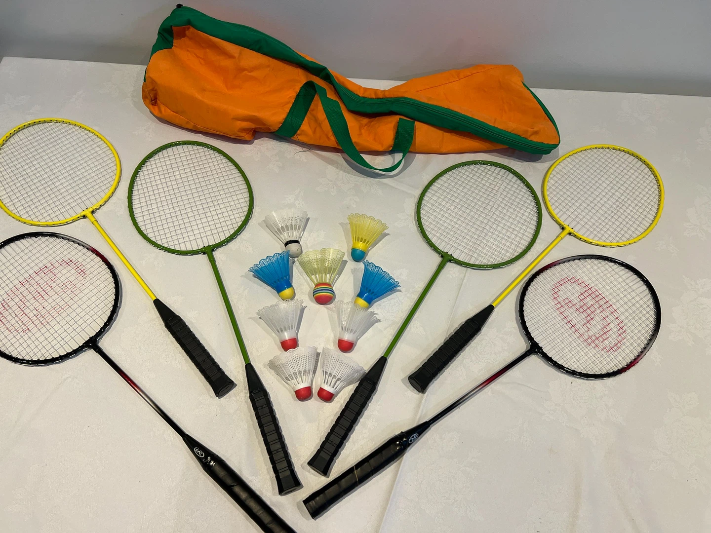 Badminton Set with 4 Rackets and 4 birdies