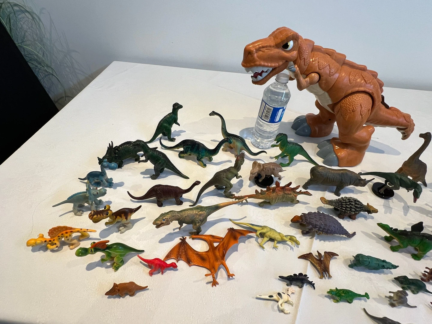 Large collection of plastic dinosaur toys - photo 5