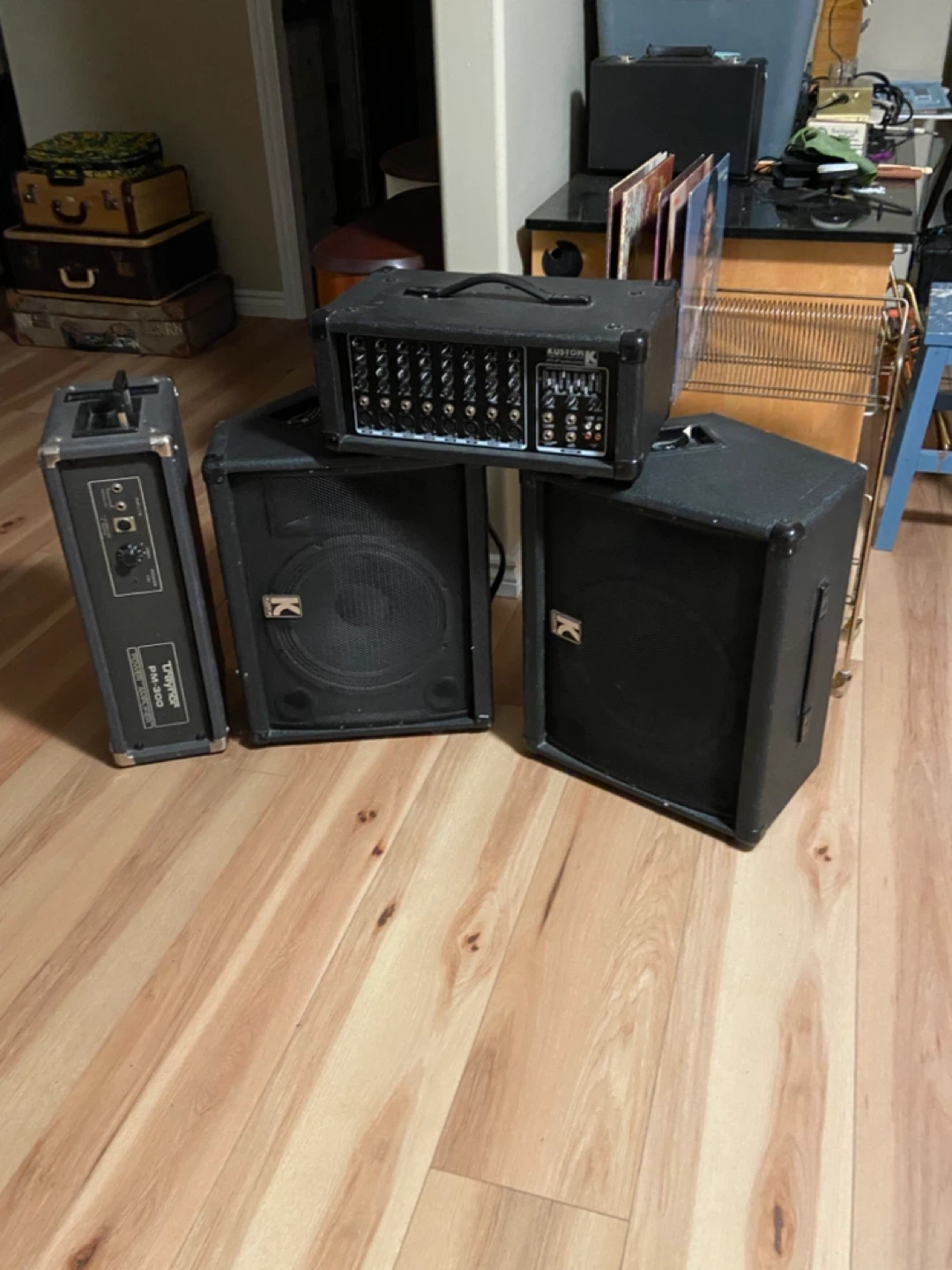 Kustom PA system and Traynor power amp - photo 2