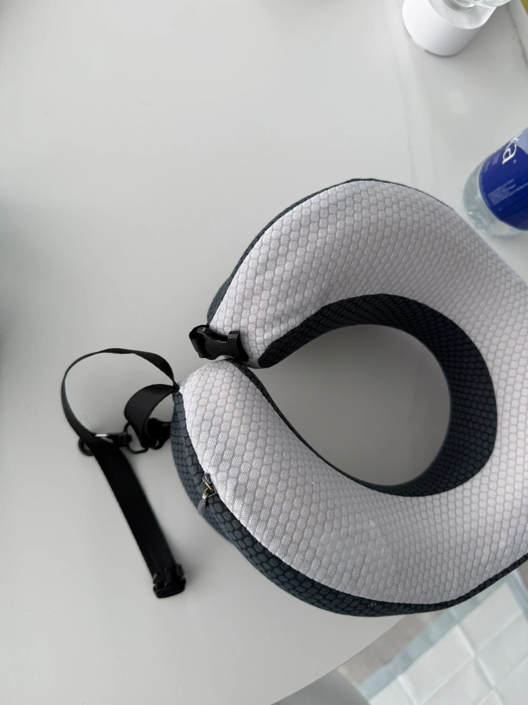 Travel Neck Pillow - photo 5