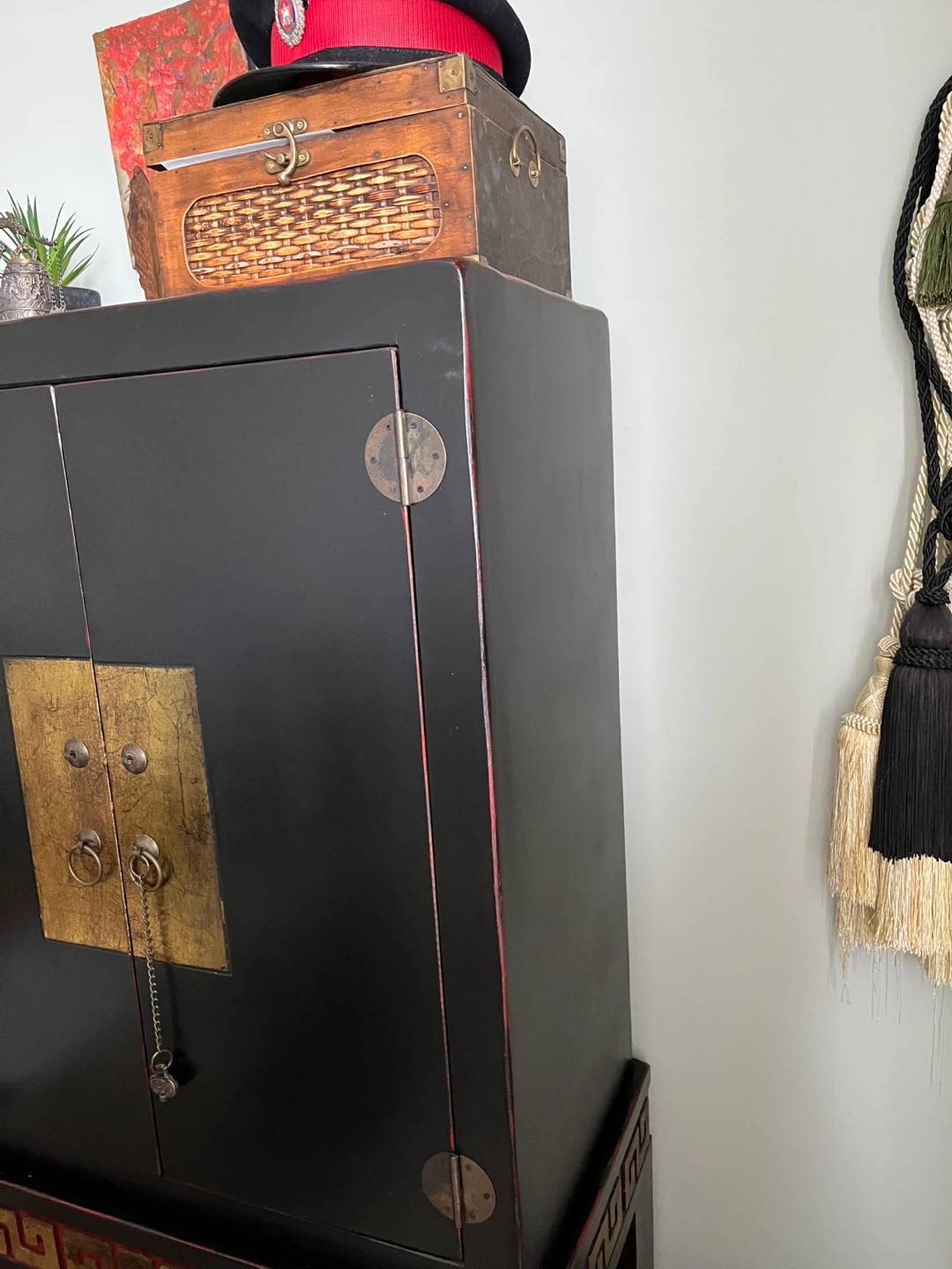 Needs to be gone by tomorrow Black cabinet with gold accents - photo 5