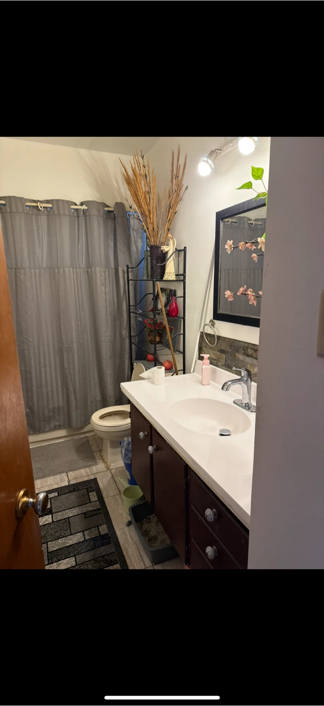 Basement room for rent - photo 3