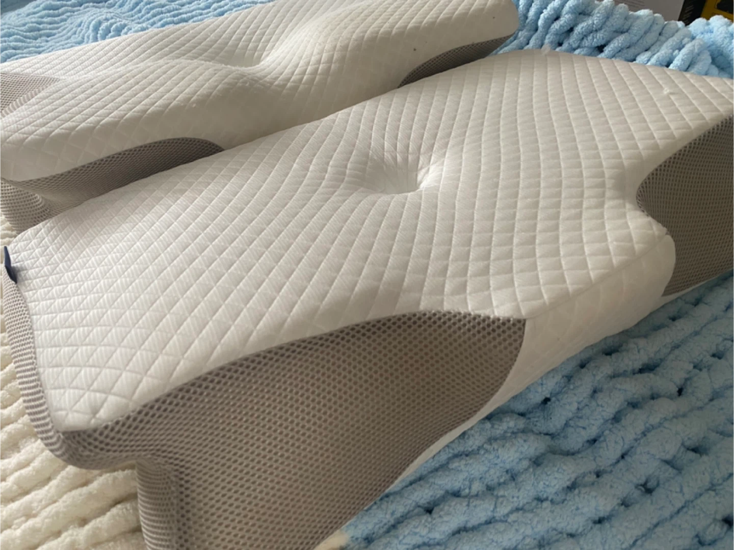 Memory Foam Pillows Brand New - photo 2