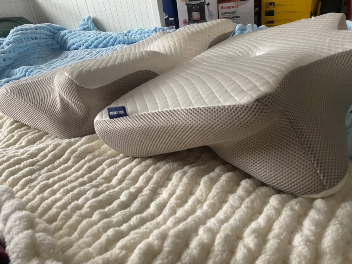Memory Foam Pillows Brand New - photo 3
