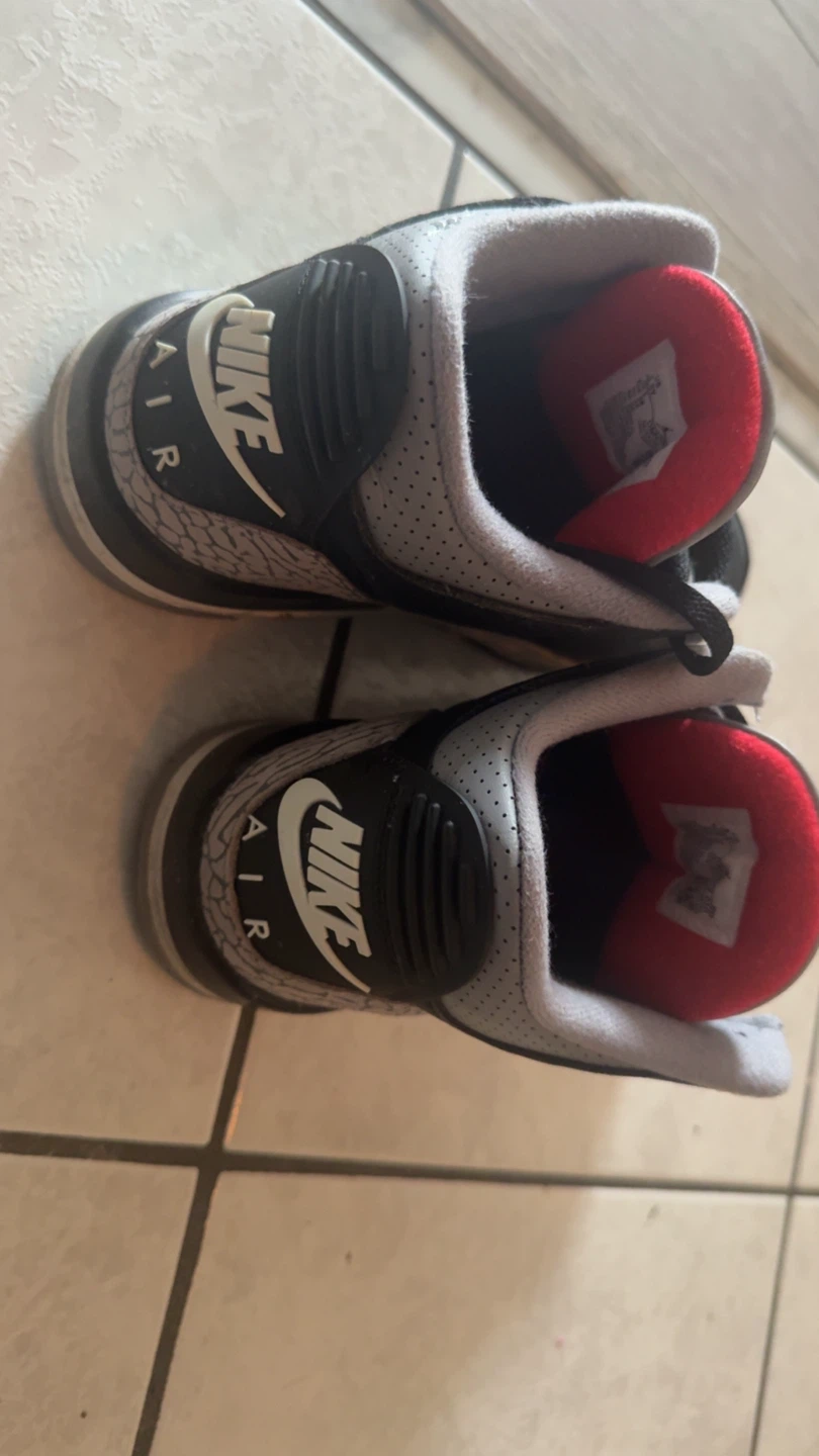 Nike Air Jordan 3  boys youth  Shoes