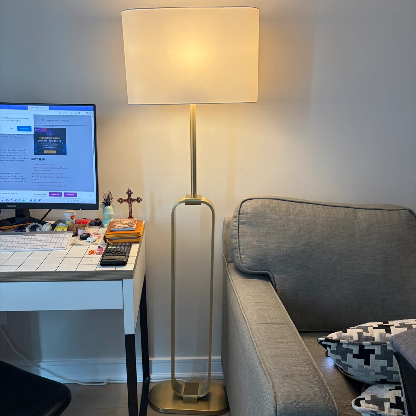 IKEA UPPVIND Floor Lamp - Brass Plated/White