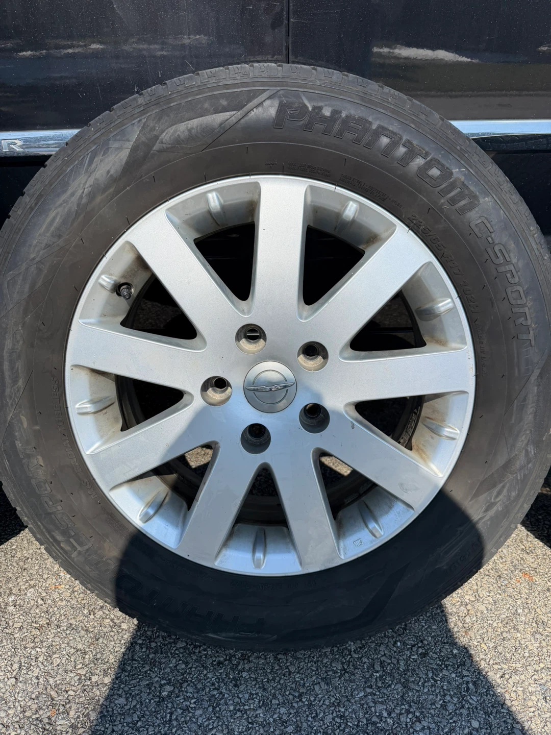 Set of 4 Chrysler Minivan Alloy Wheels and Tires - photo 5