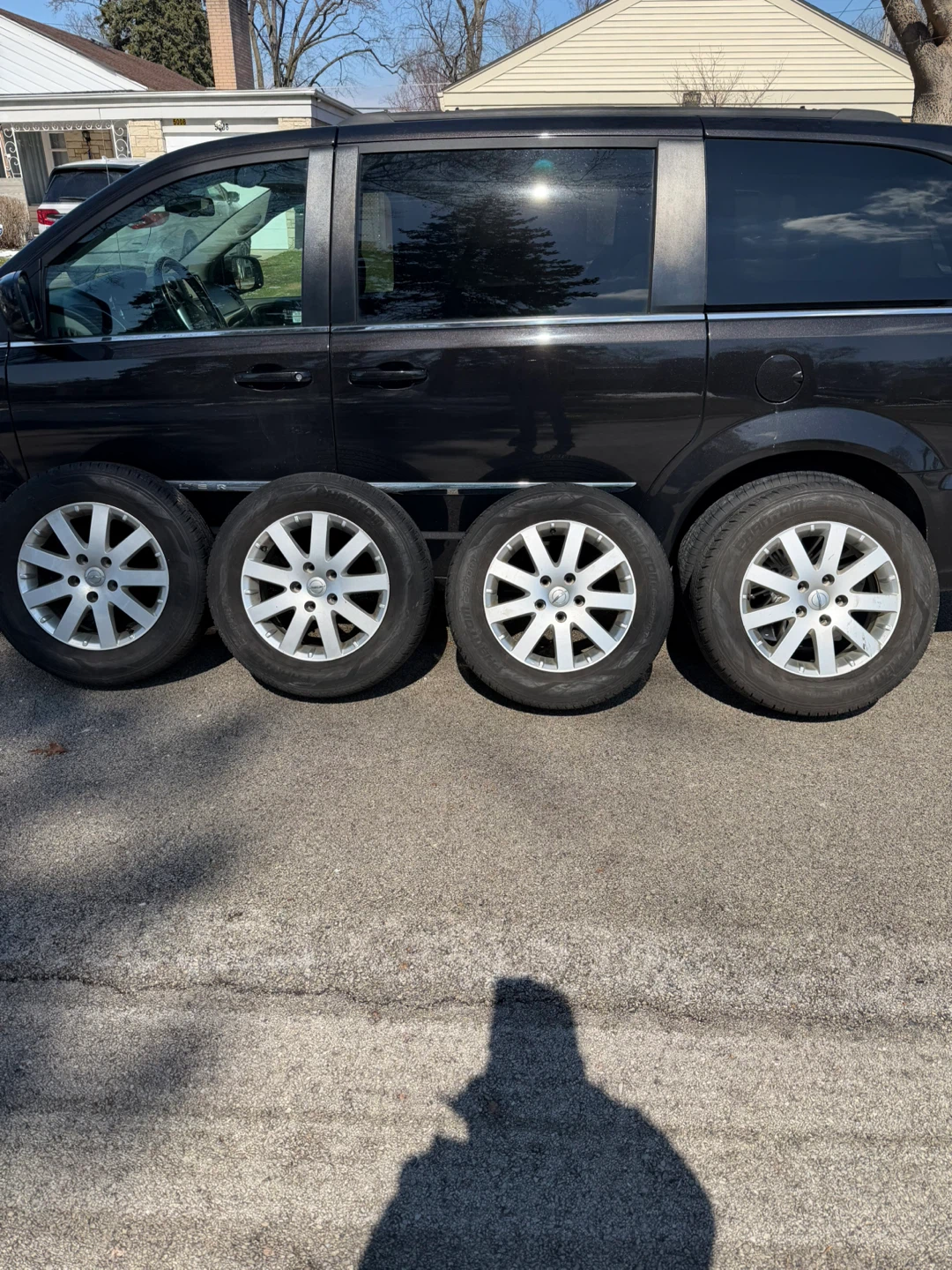 Set of 4 Chrysler Minivan Alloy Wheels and Tires