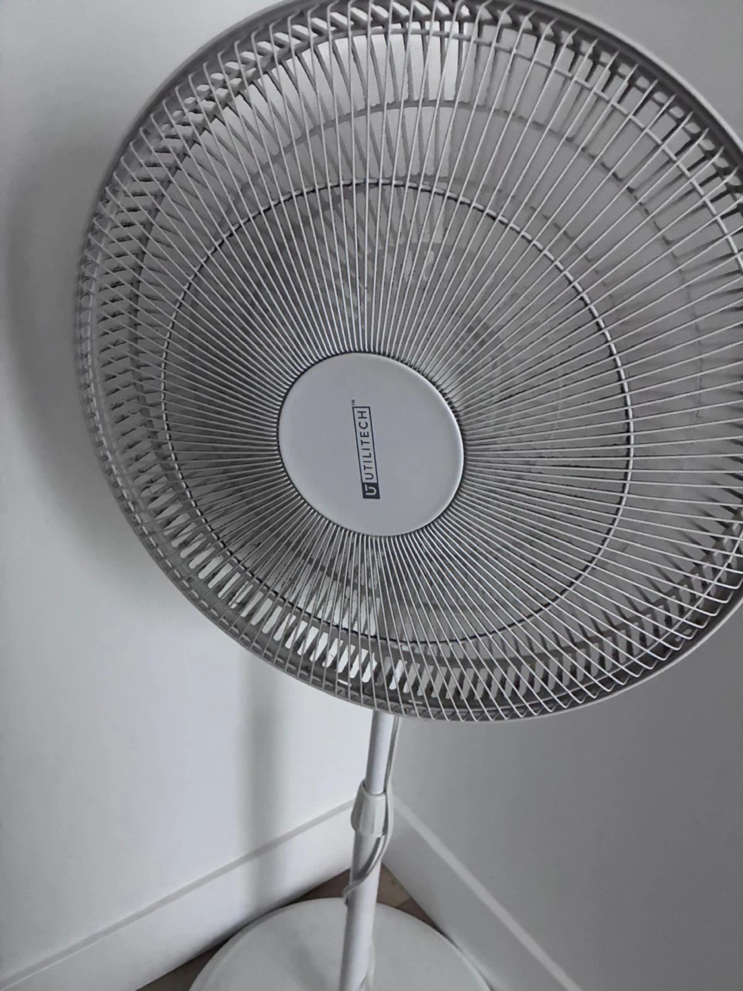 Utilitech White Pedestal Fan - photo 3