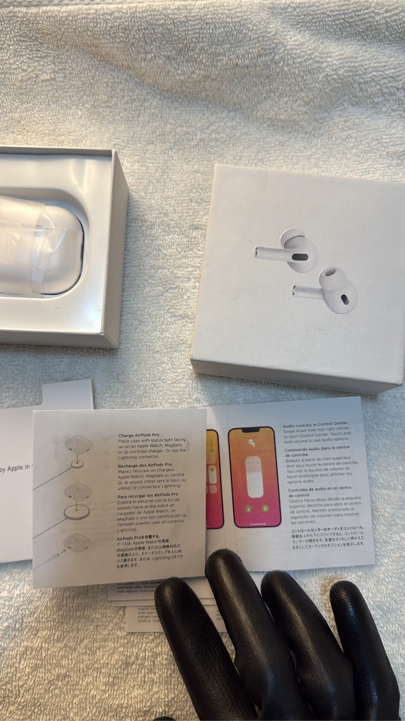Apple AirPods Pro (2nd Generation) - photo 4