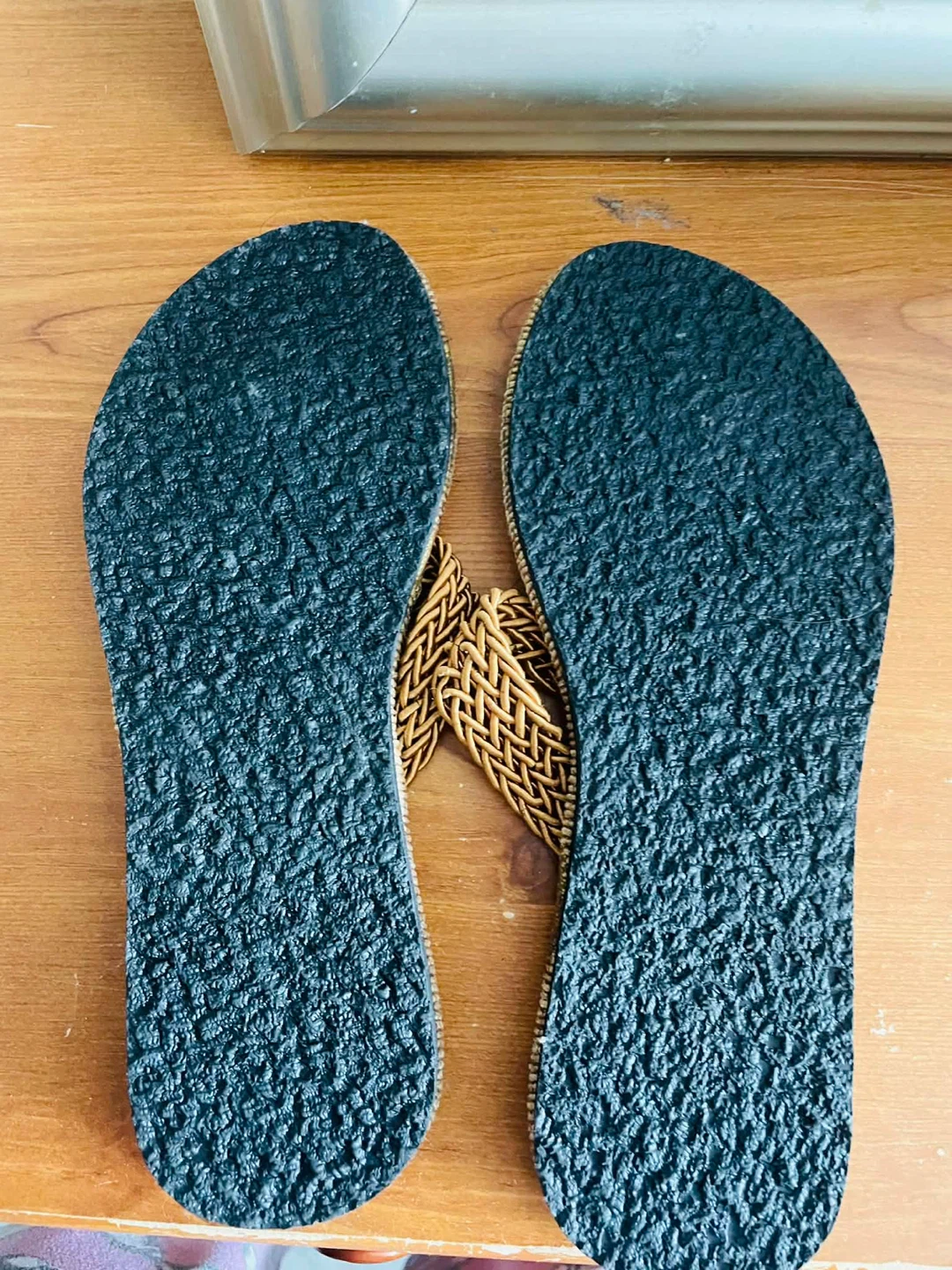 Women's Flip Flops Size 6 - photo 2