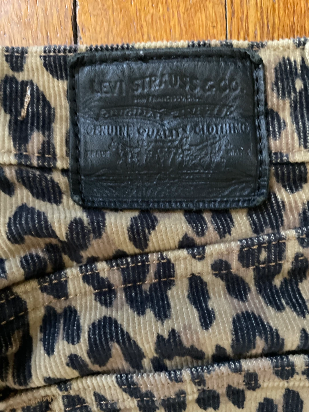 Levi's Ribcage Straight Leopard Print Corduroy Jeans Size 24 - photo 3