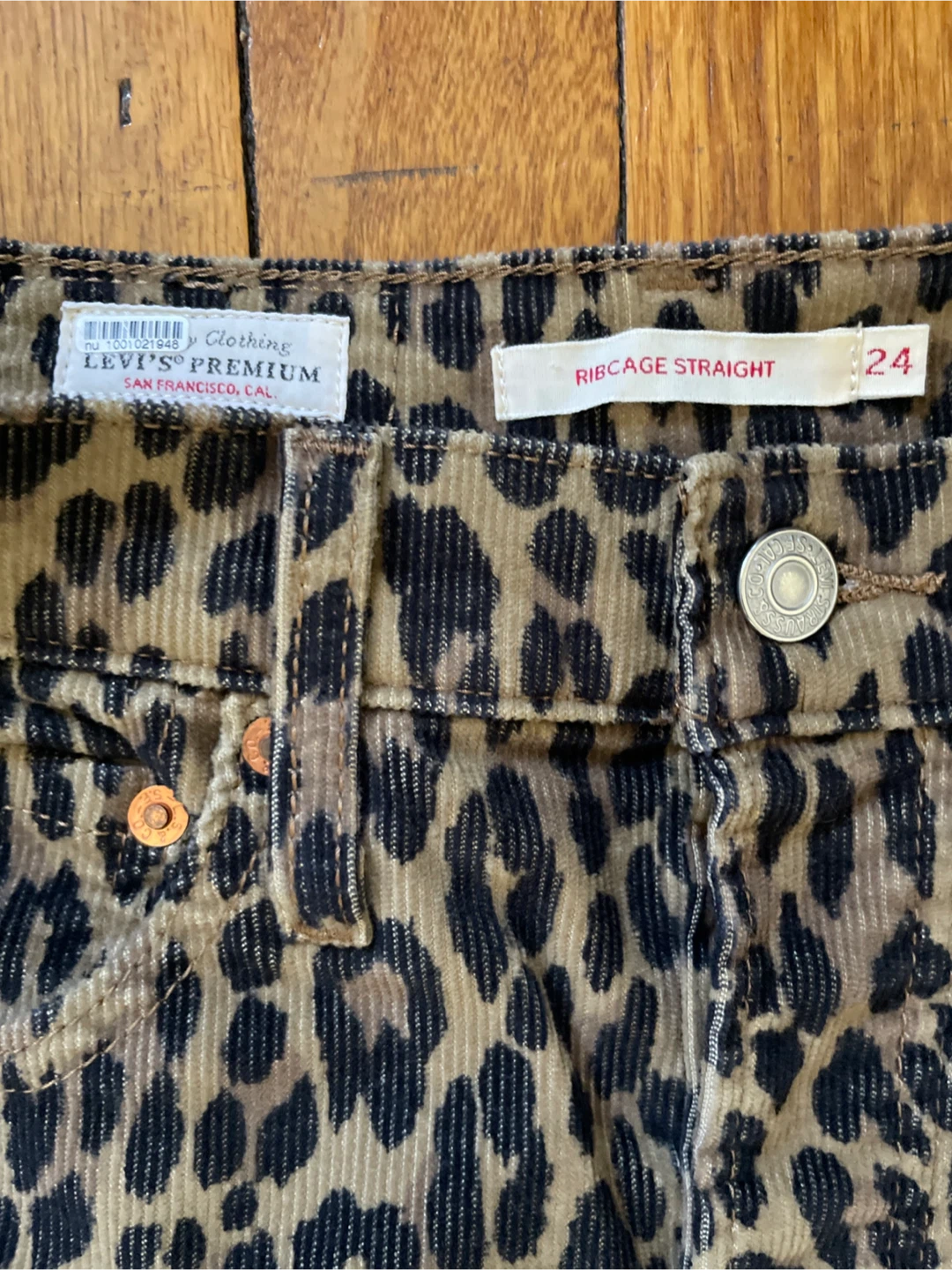 Levi's Ribcage Straight Leopard Print Corduroy Jeans Size 24 - photo 4