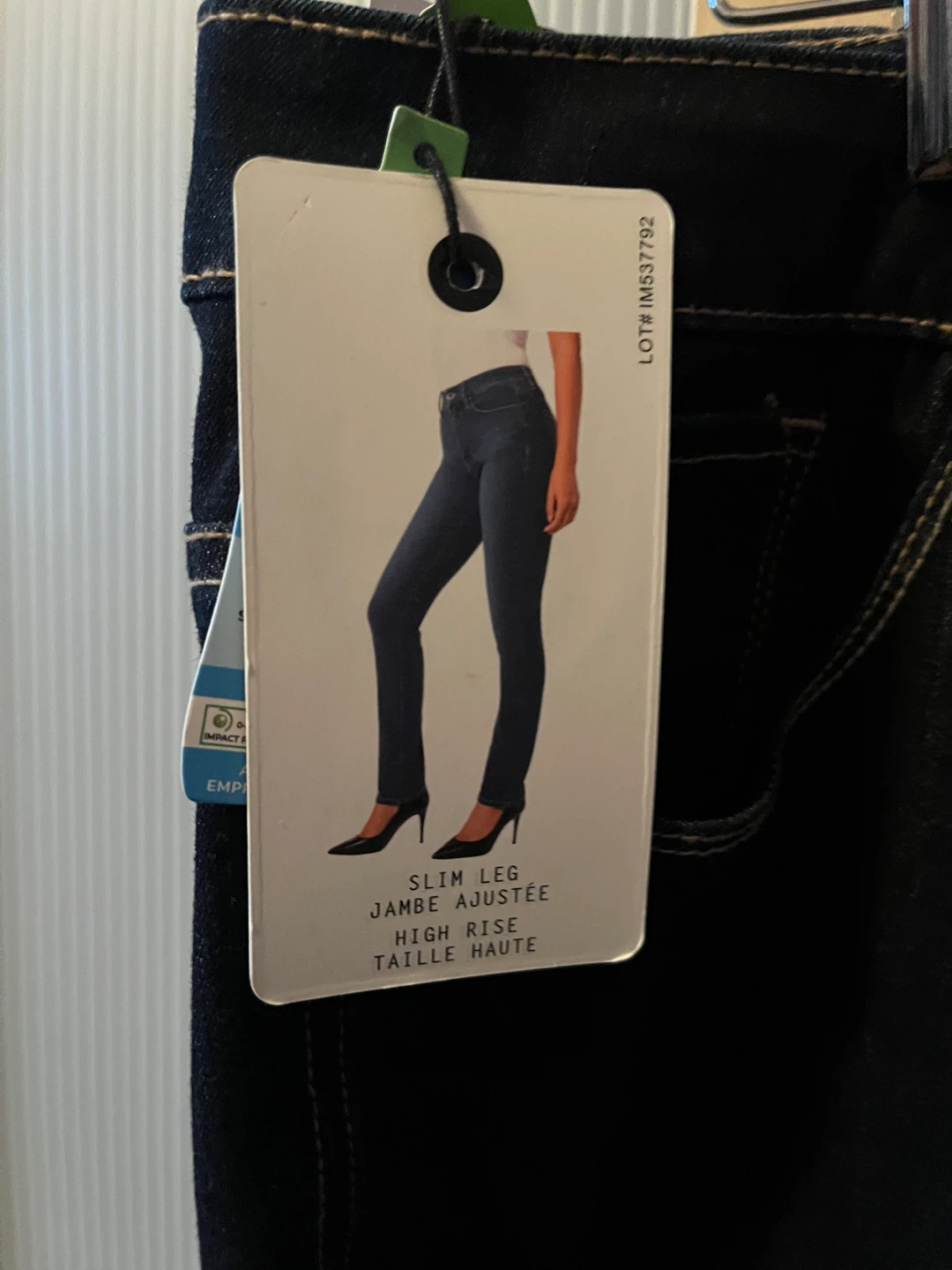 Santana High Rise Slim Leg Jeans, size 16, new with tags - photo 4